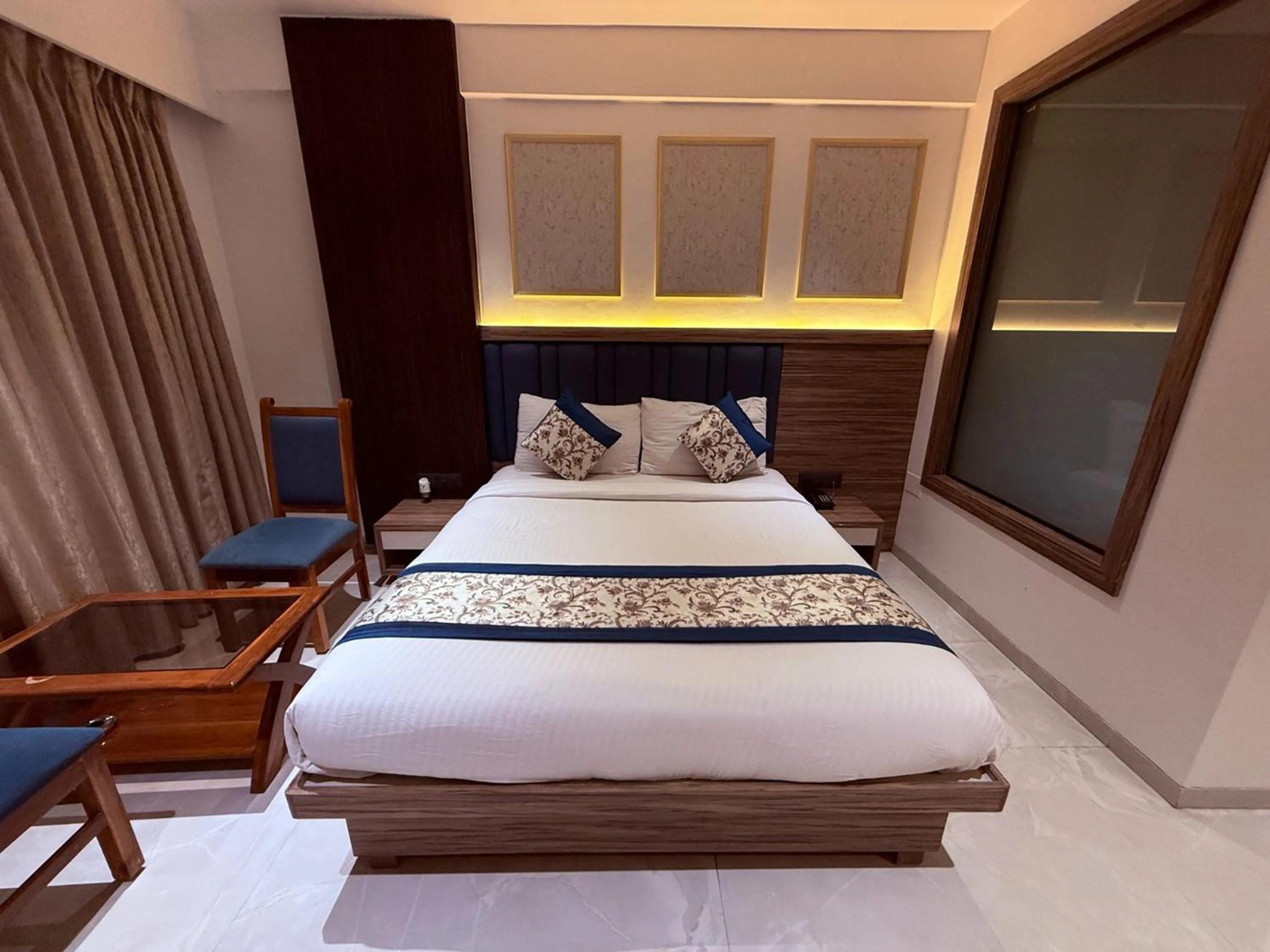 Bed in Hotel Kushala Grand, Dombivali