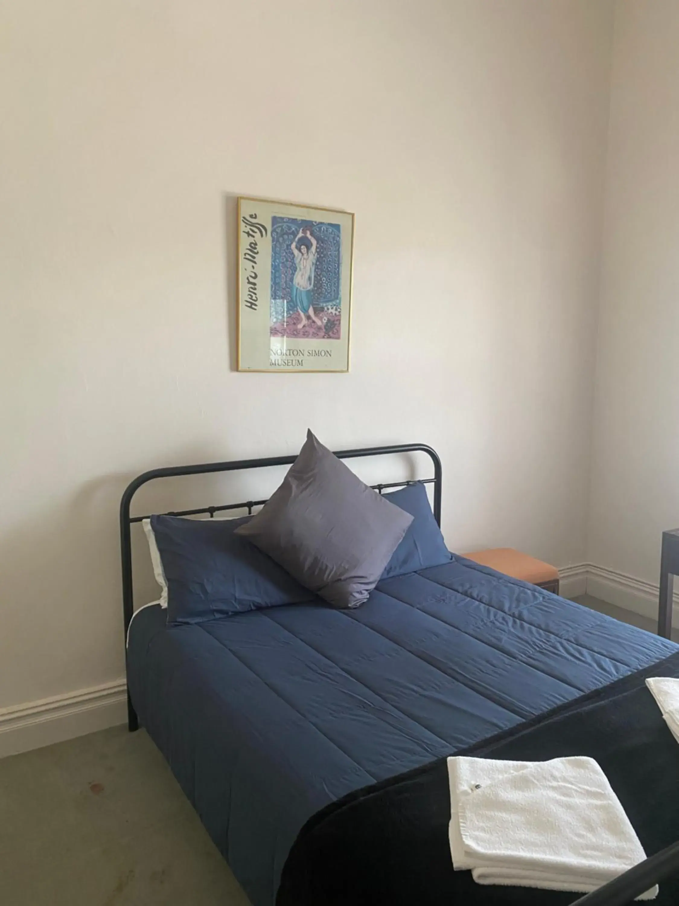 Queen Room with Shared Bathroom in Culcairn Hotel Queen Room with Shared Bathroom in Culcairn Hotel