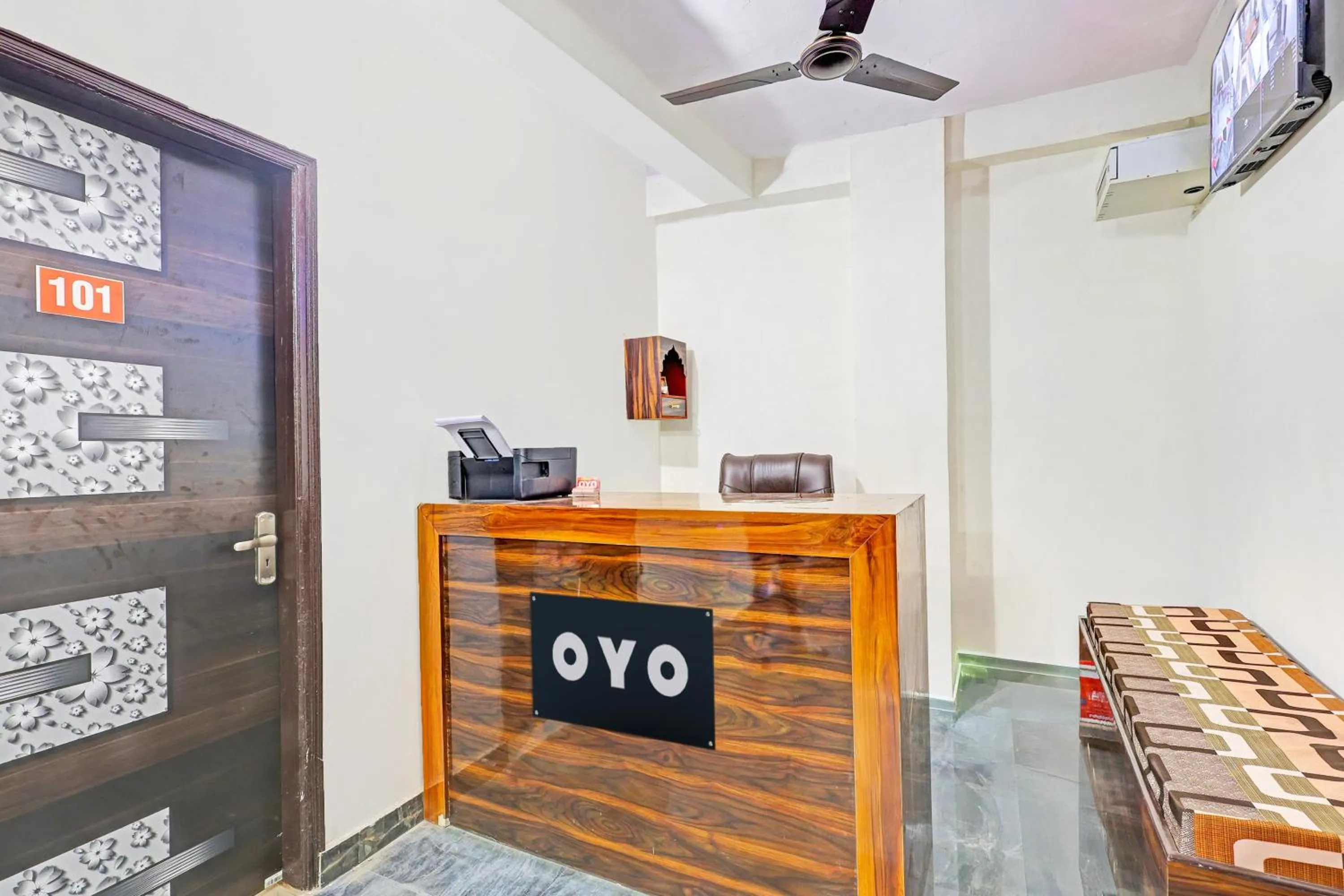 Lobby or reception in Hotel O SHAKTI RESIDENCY