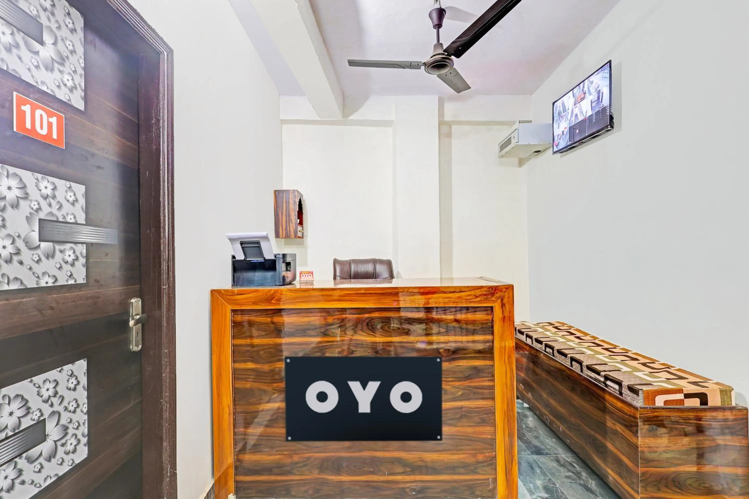 Lobby or reception in Hotel O SHAKTI RESIDENCY