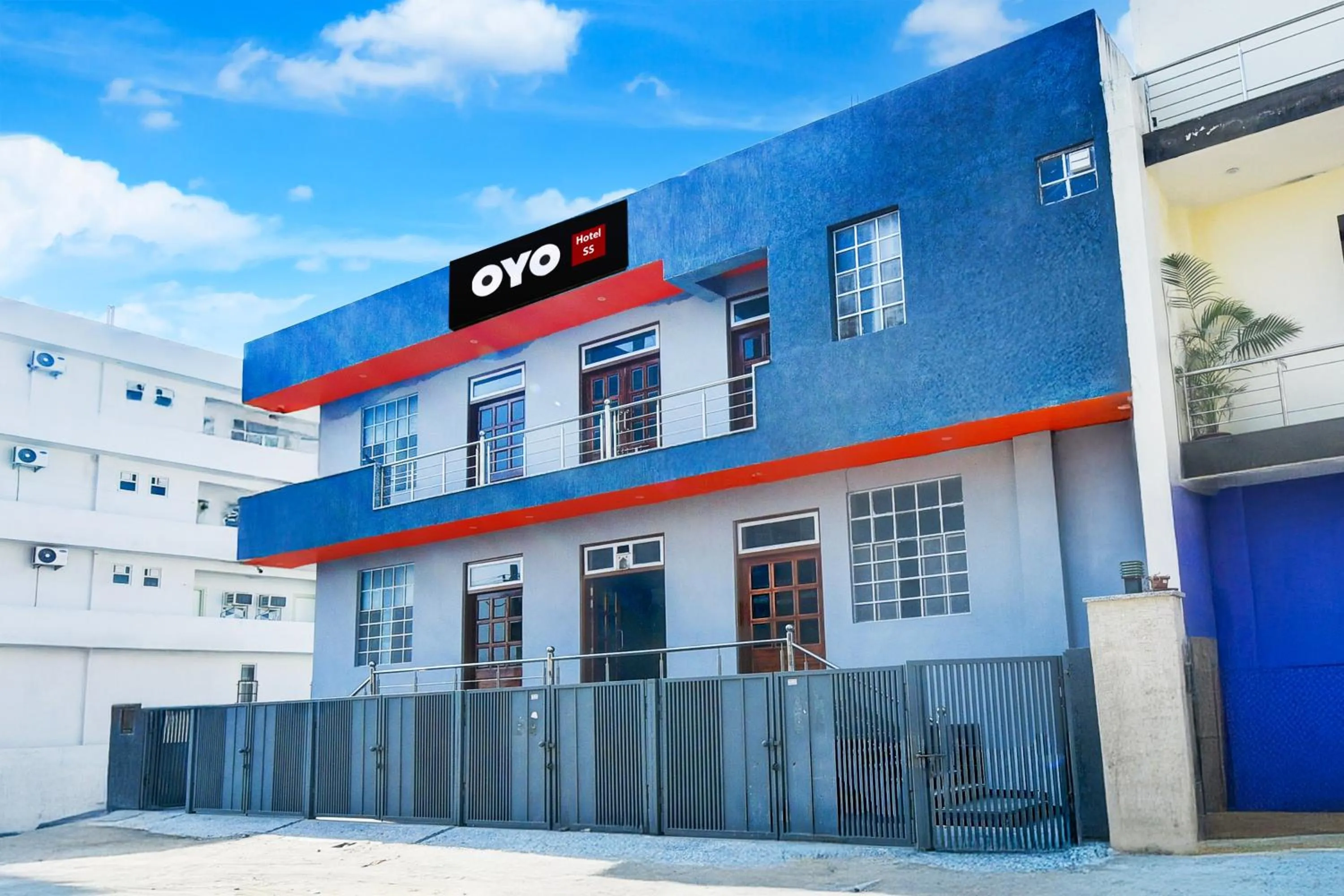 Facade/entrance in Hotel O SS