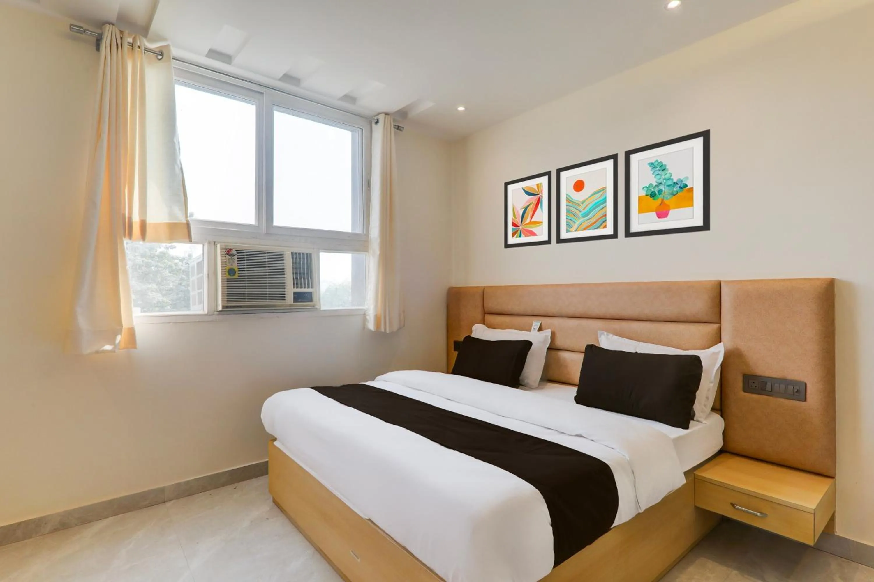 Facade/entrance in Collection O Siddharth Near A to Z Electronics