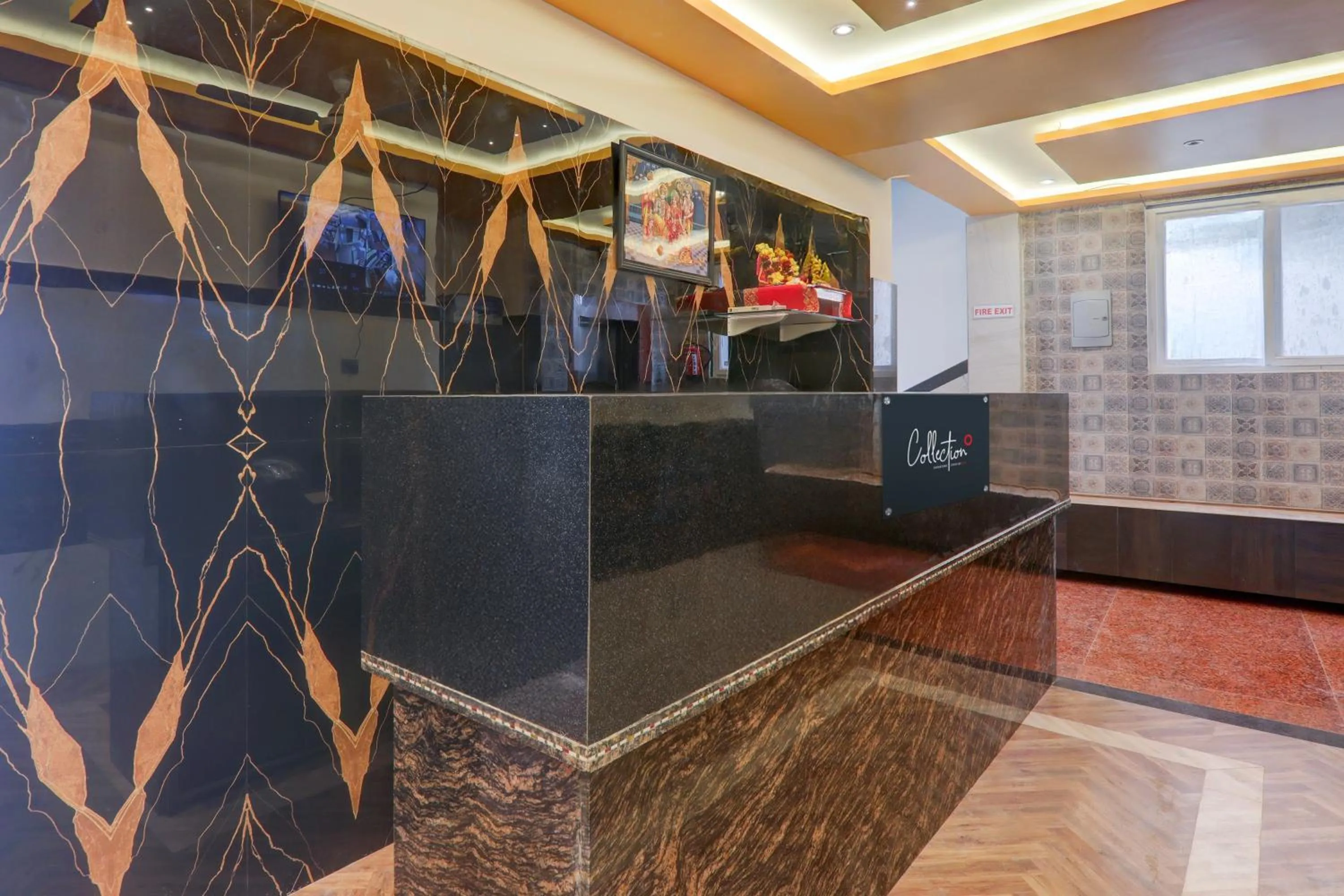 Lobby or reception in Collection O Siddharth Near A to Z Electronics