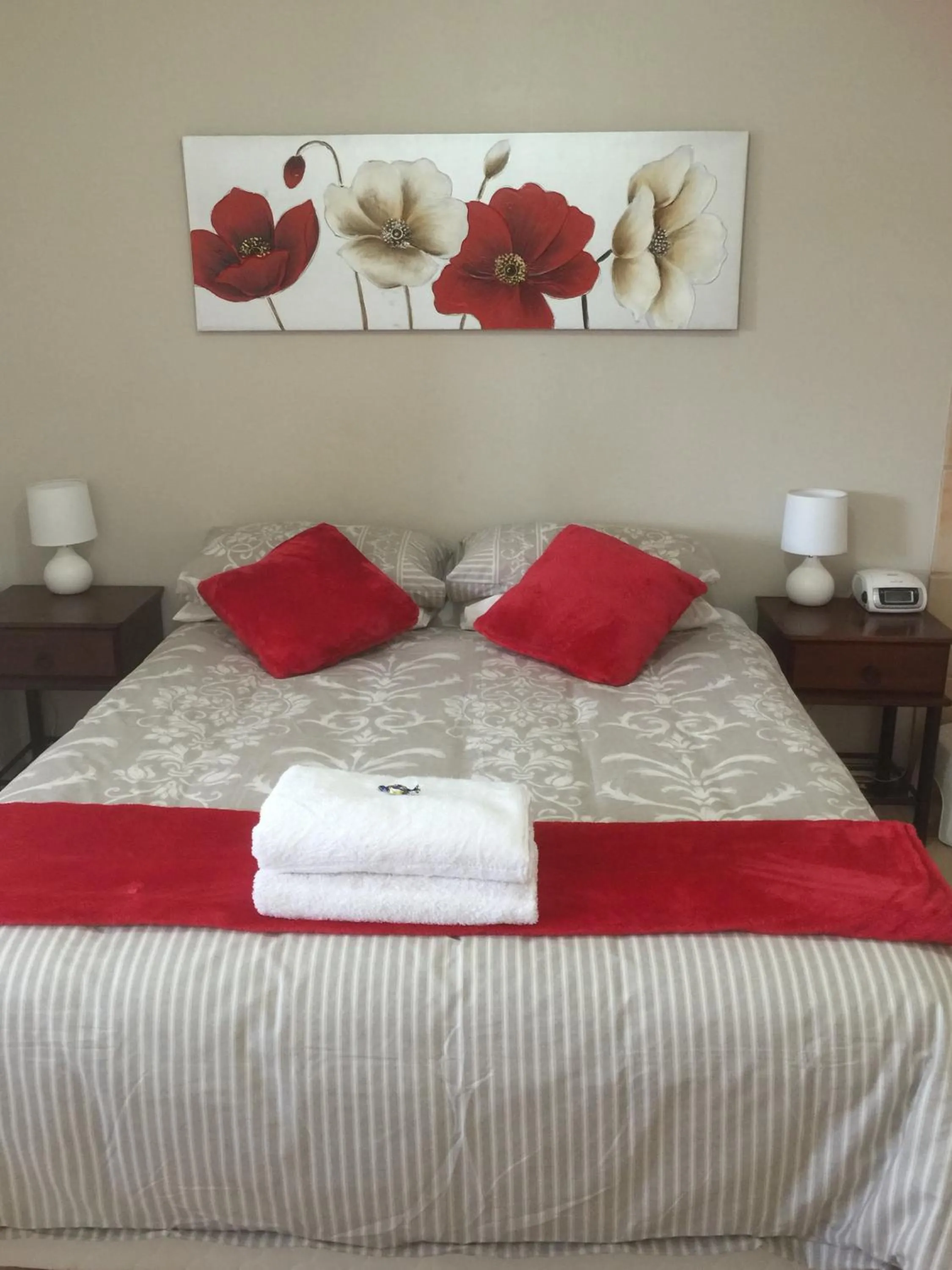 Bedroom, Bed in The Nosh & Nod - Avon Terrace