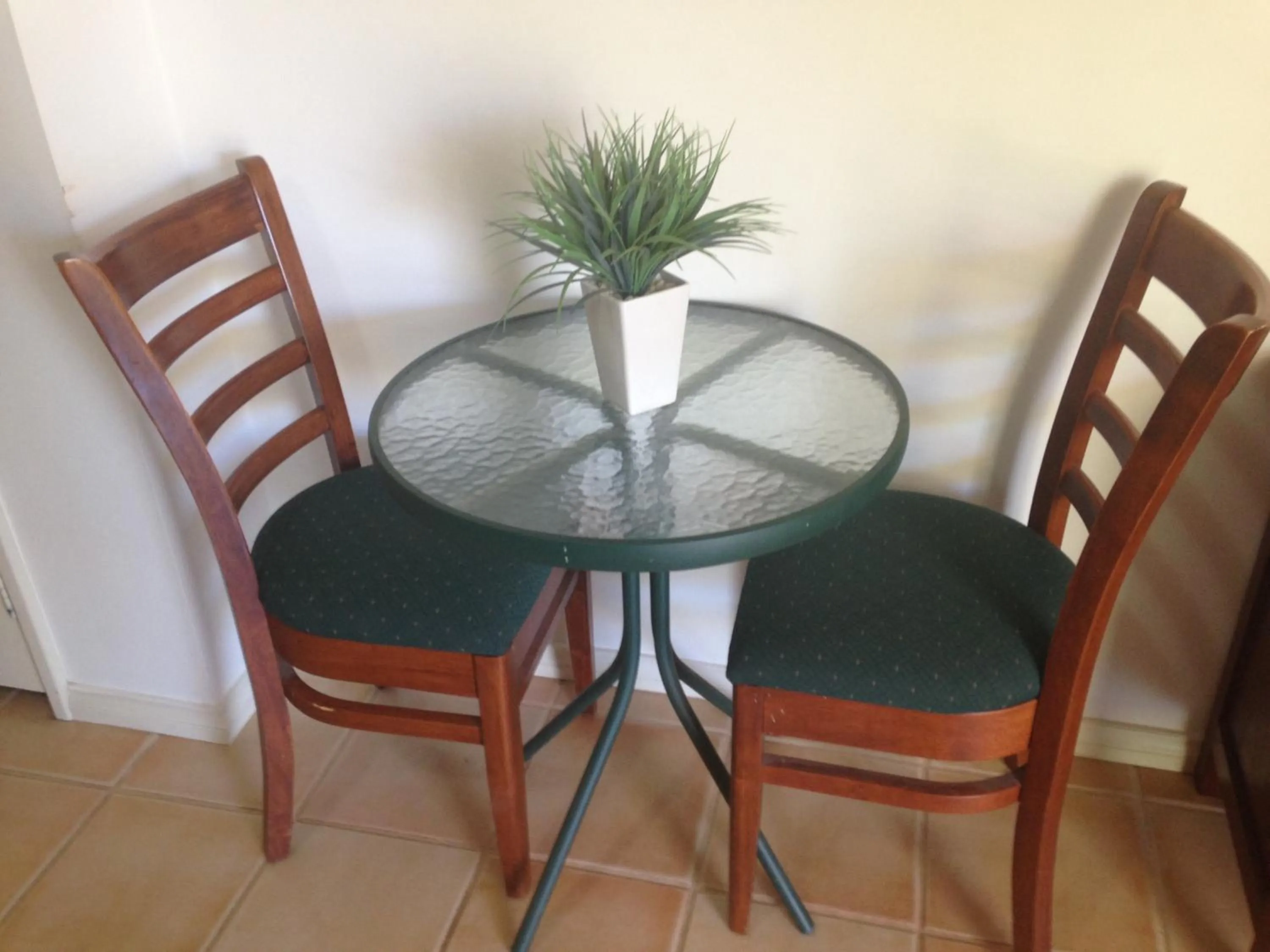 Dining area in The Nosh & Nod - Avon Terrace
