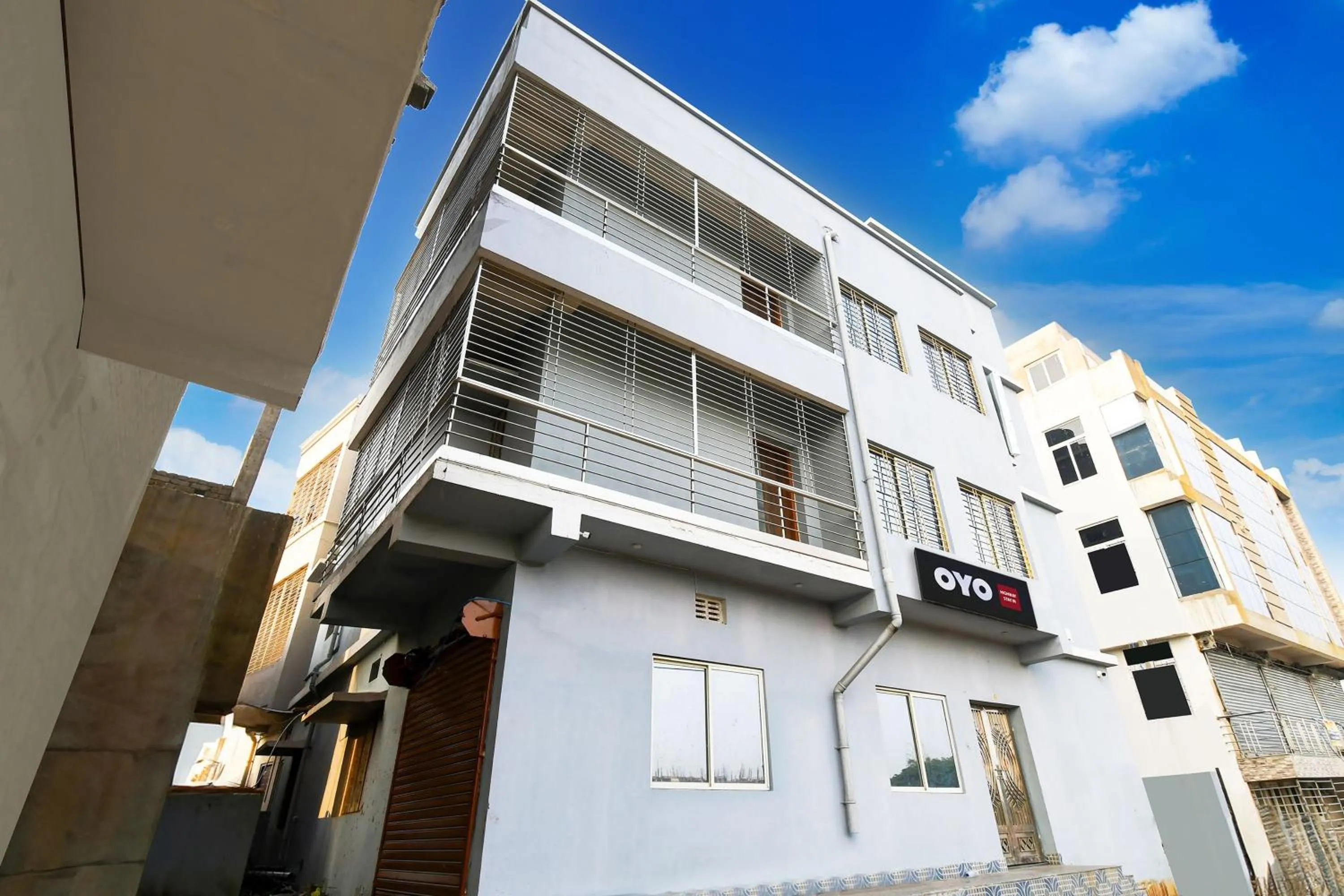 Facade/entrance in Hotel O HIGHWAY STAY IN