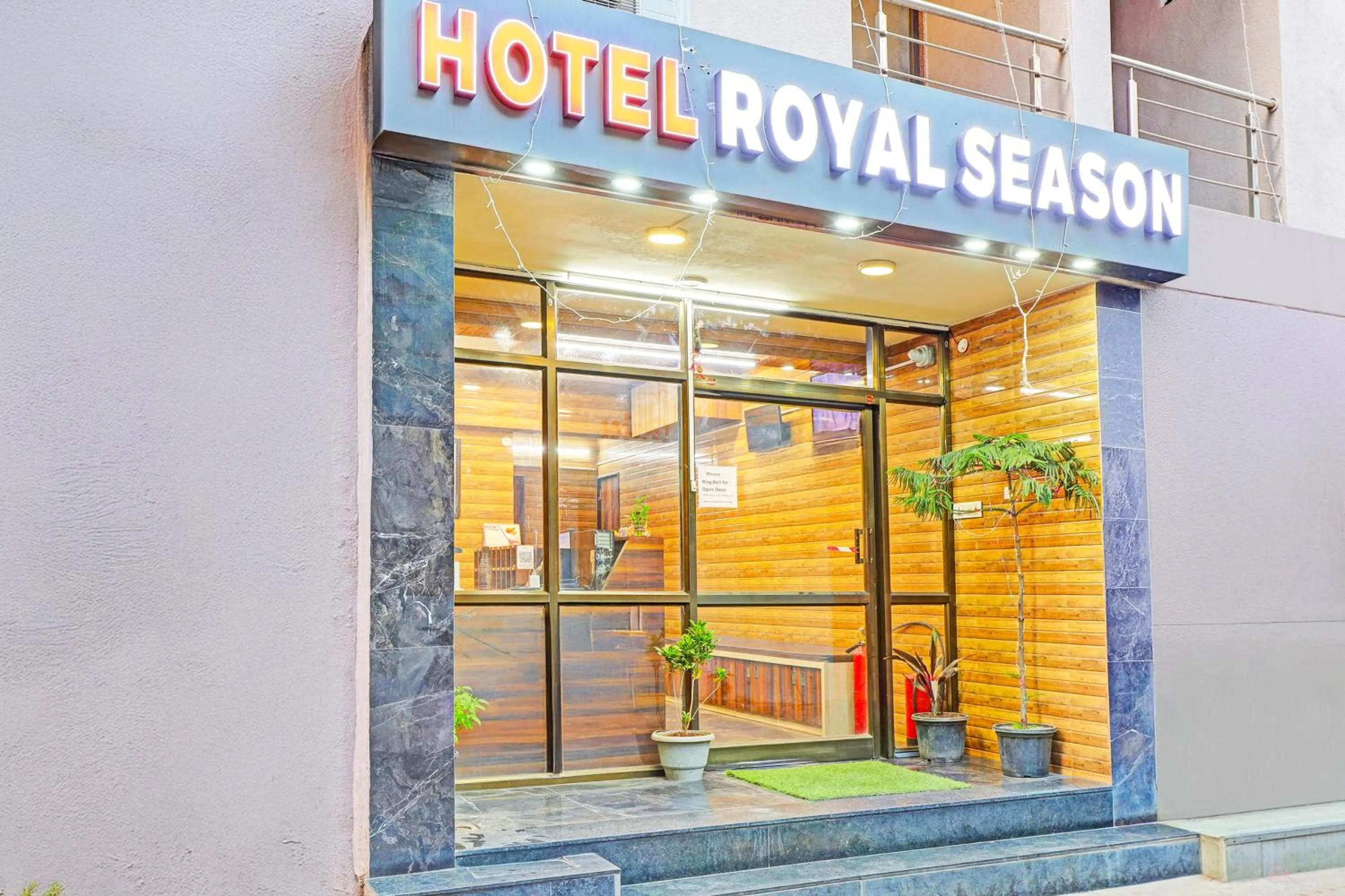 Facade/entrance in Hotel O Royal Season