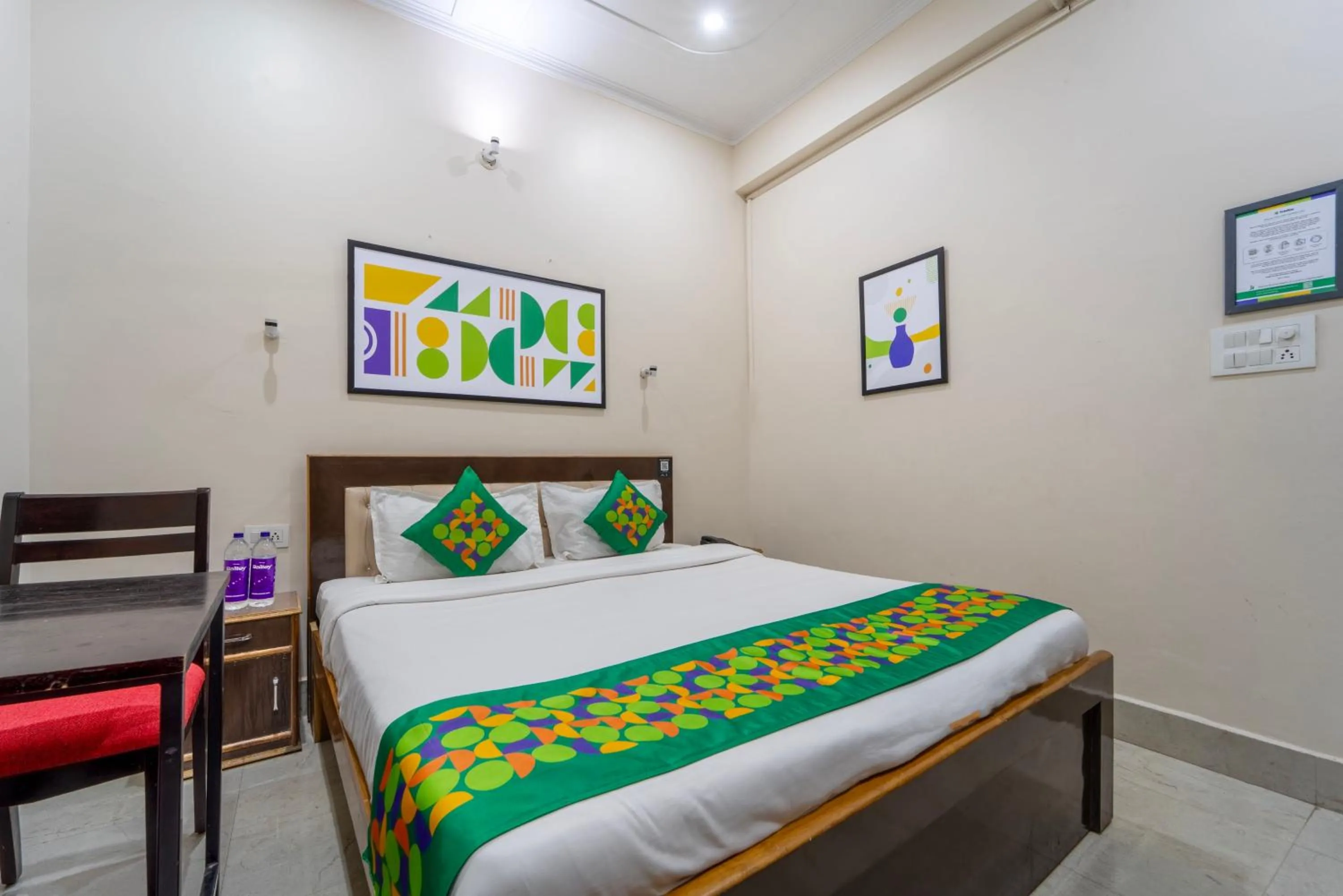 Bedroom, Bed in Treebo AK Residency, Tapovan