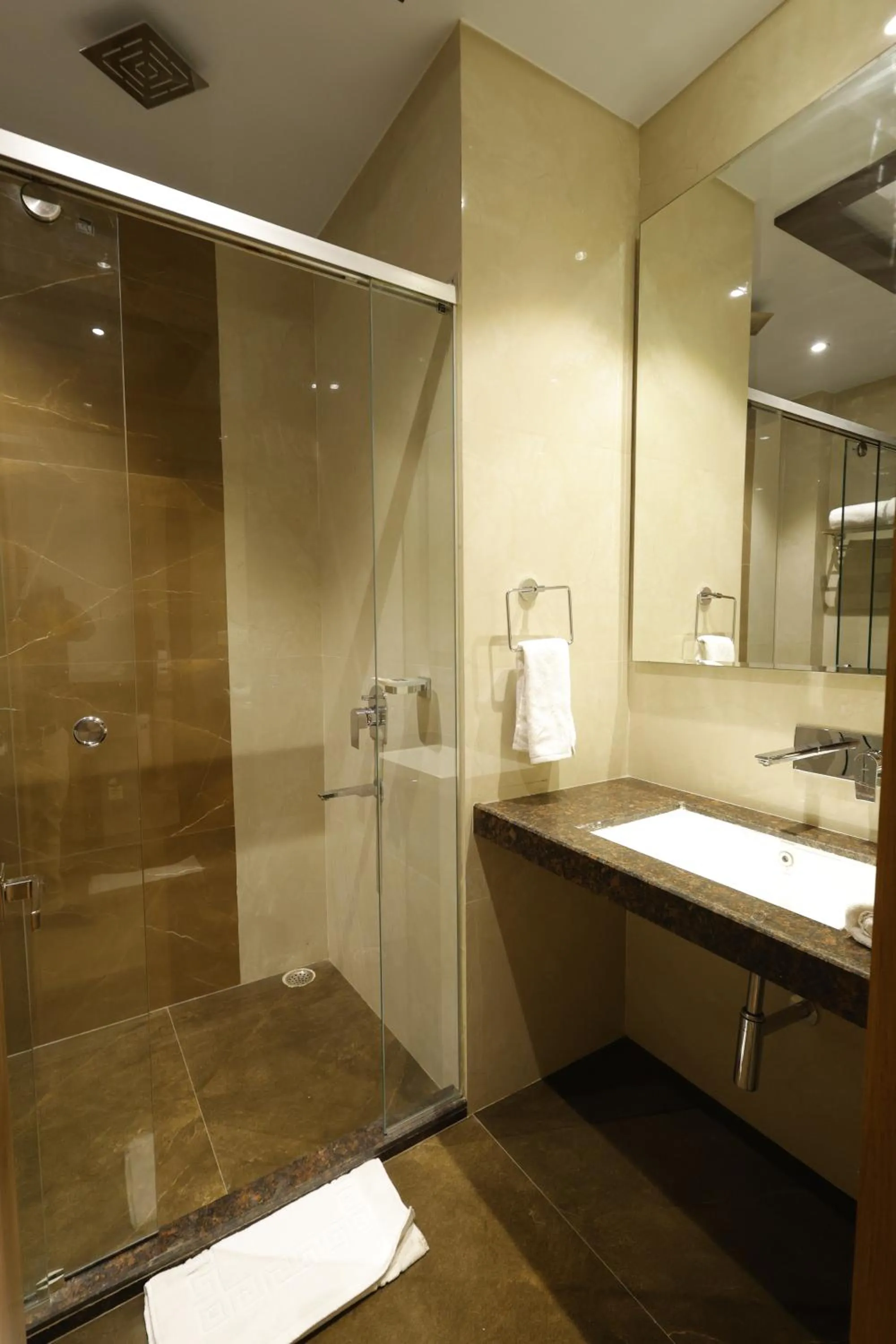 Shower in Nirvana Grand Hotel & Resort