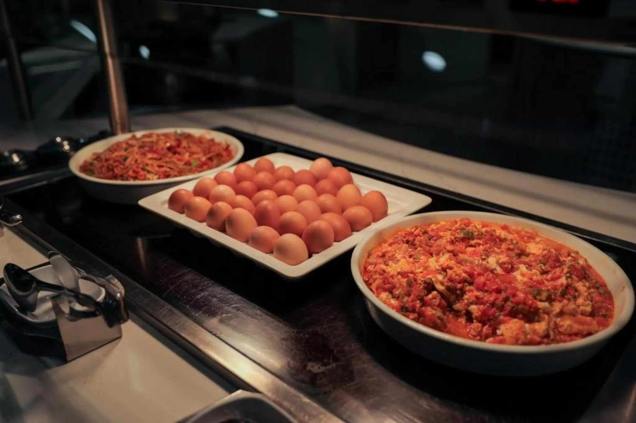 Breakfast in Regnum The Crown