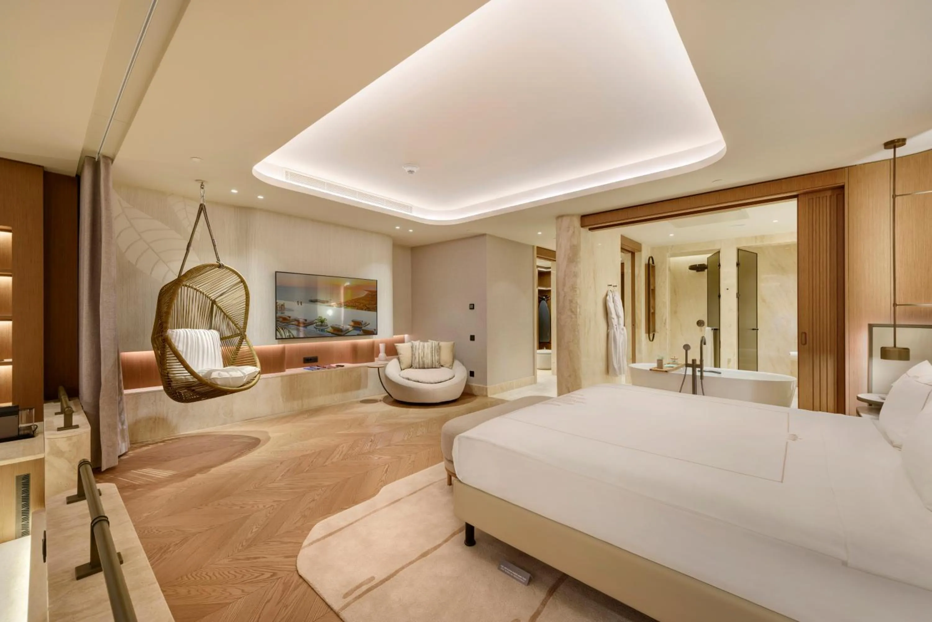 Bed in Regnum The Crown