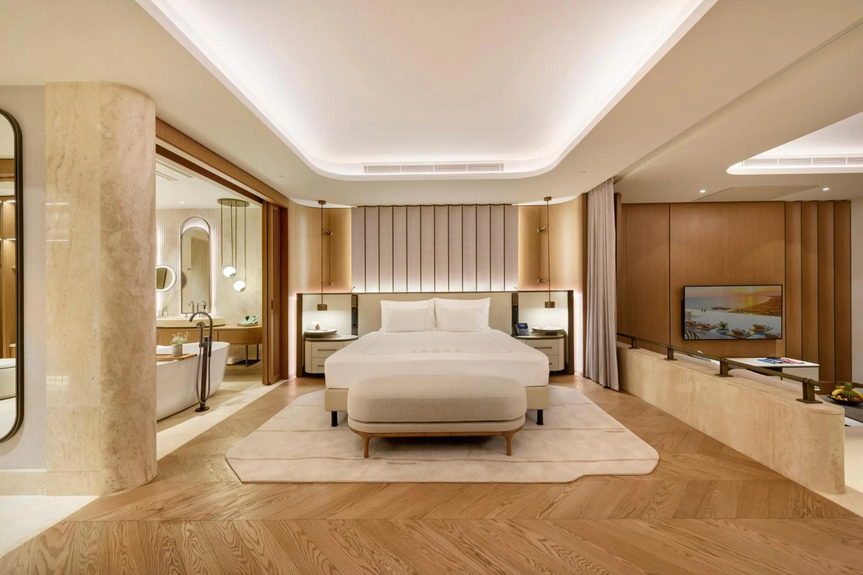 Bed in Regnum The Crown