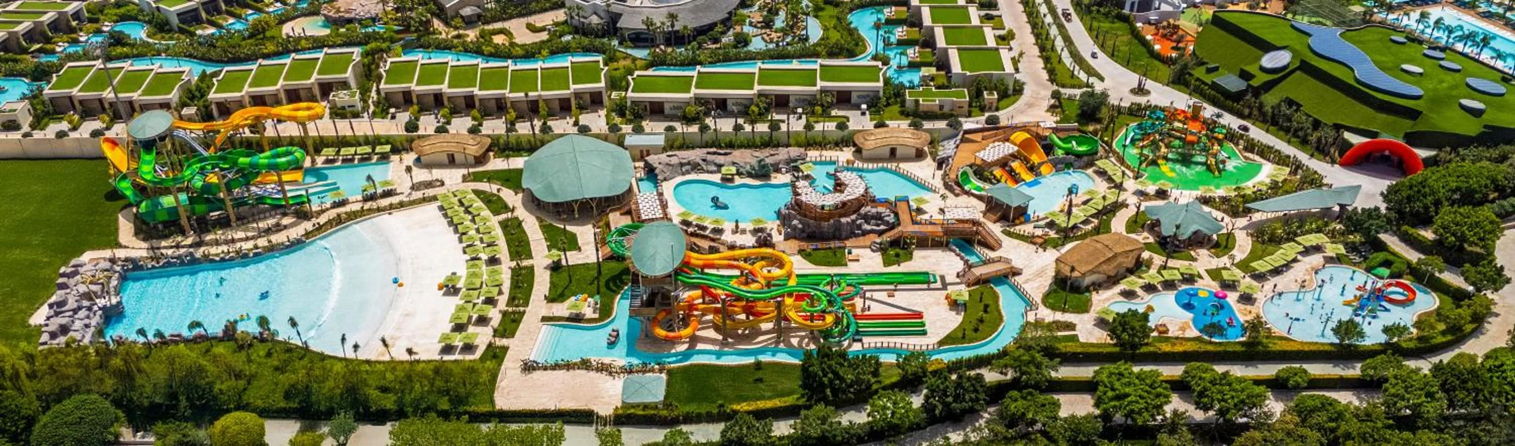 Swimming pool in Regnum The Crown