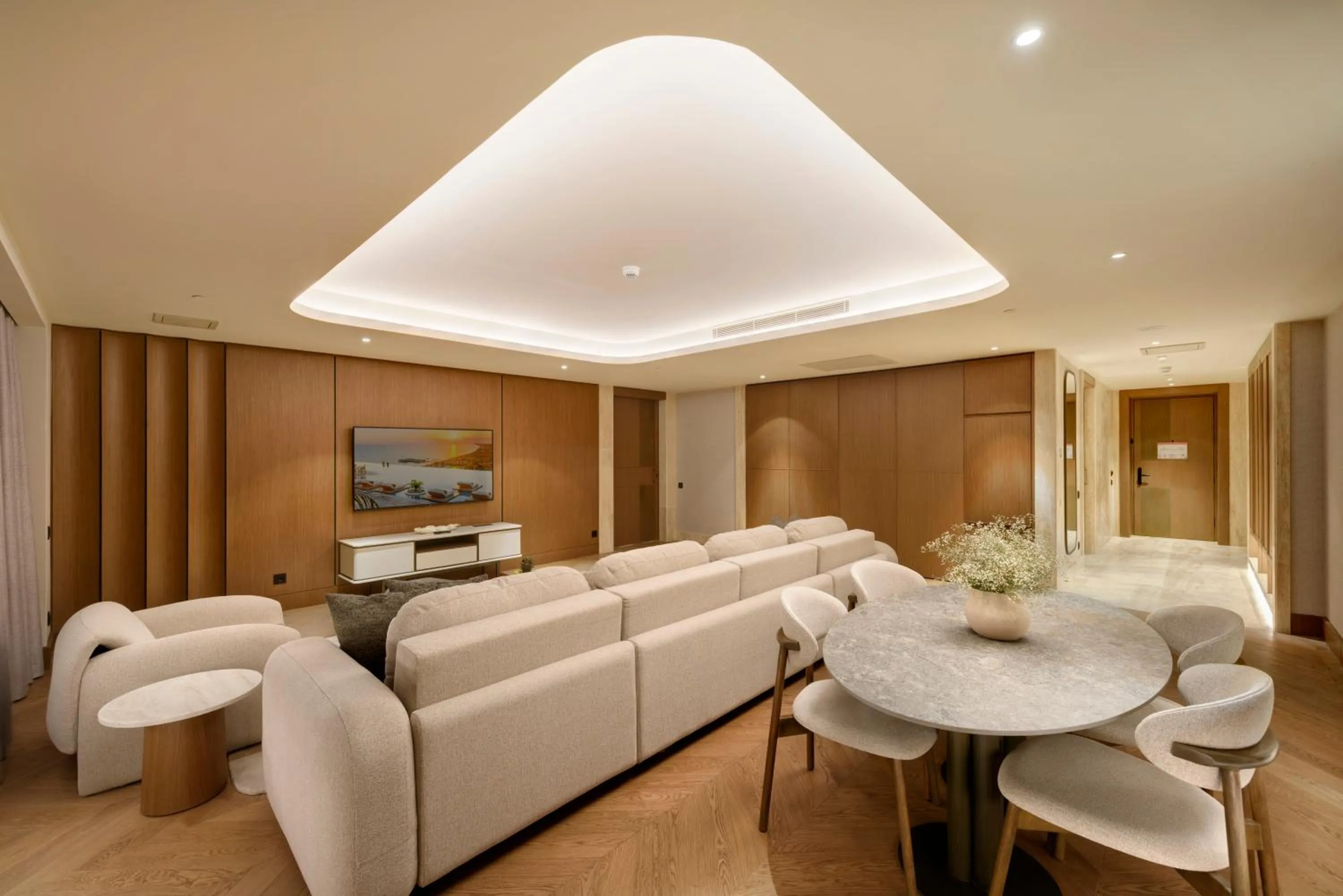 TV and multimedia in Regnum The Crown