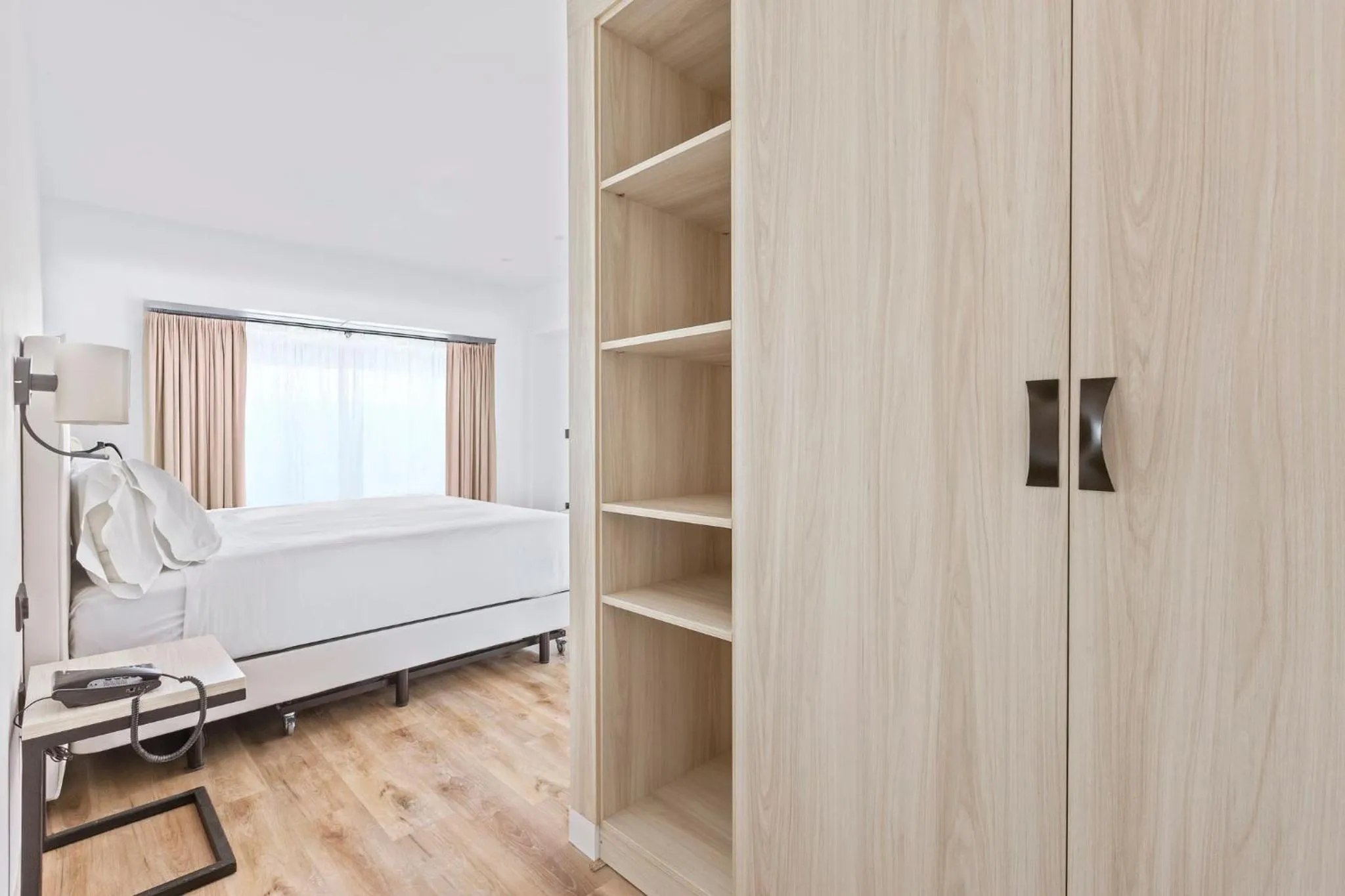 Photo of the whole room, Bed in Sercotel Cruz Del Mar