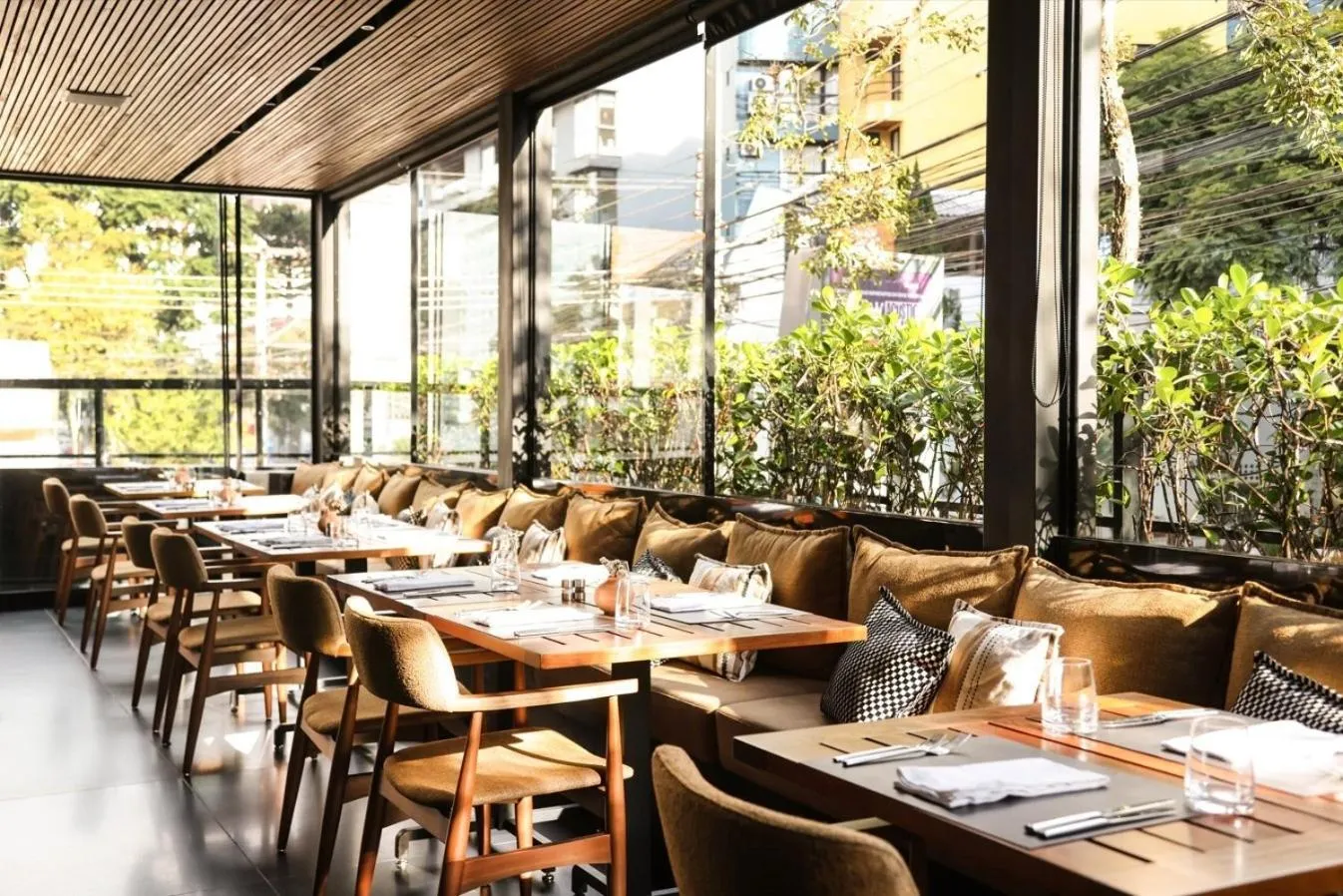 Restaurant/places to eat in Nomaa Hotel