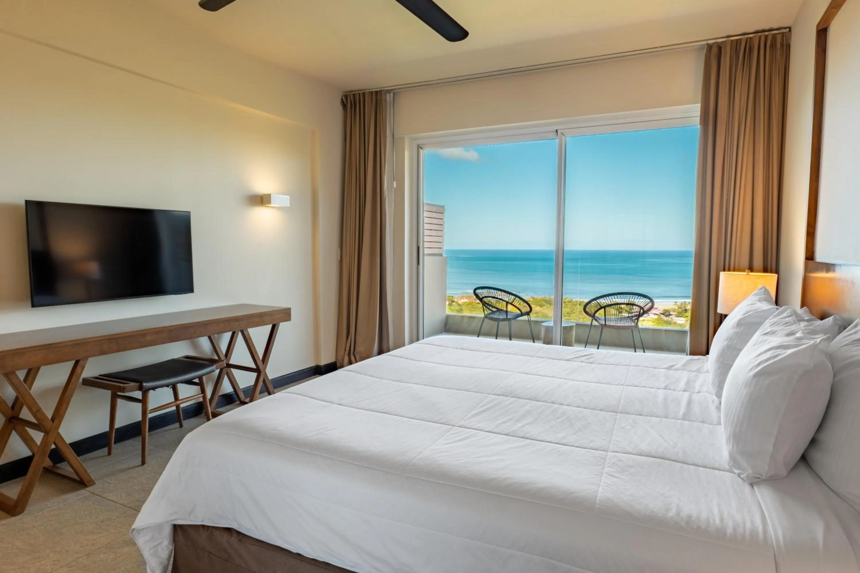 Bed in Wyndham Tamarindo