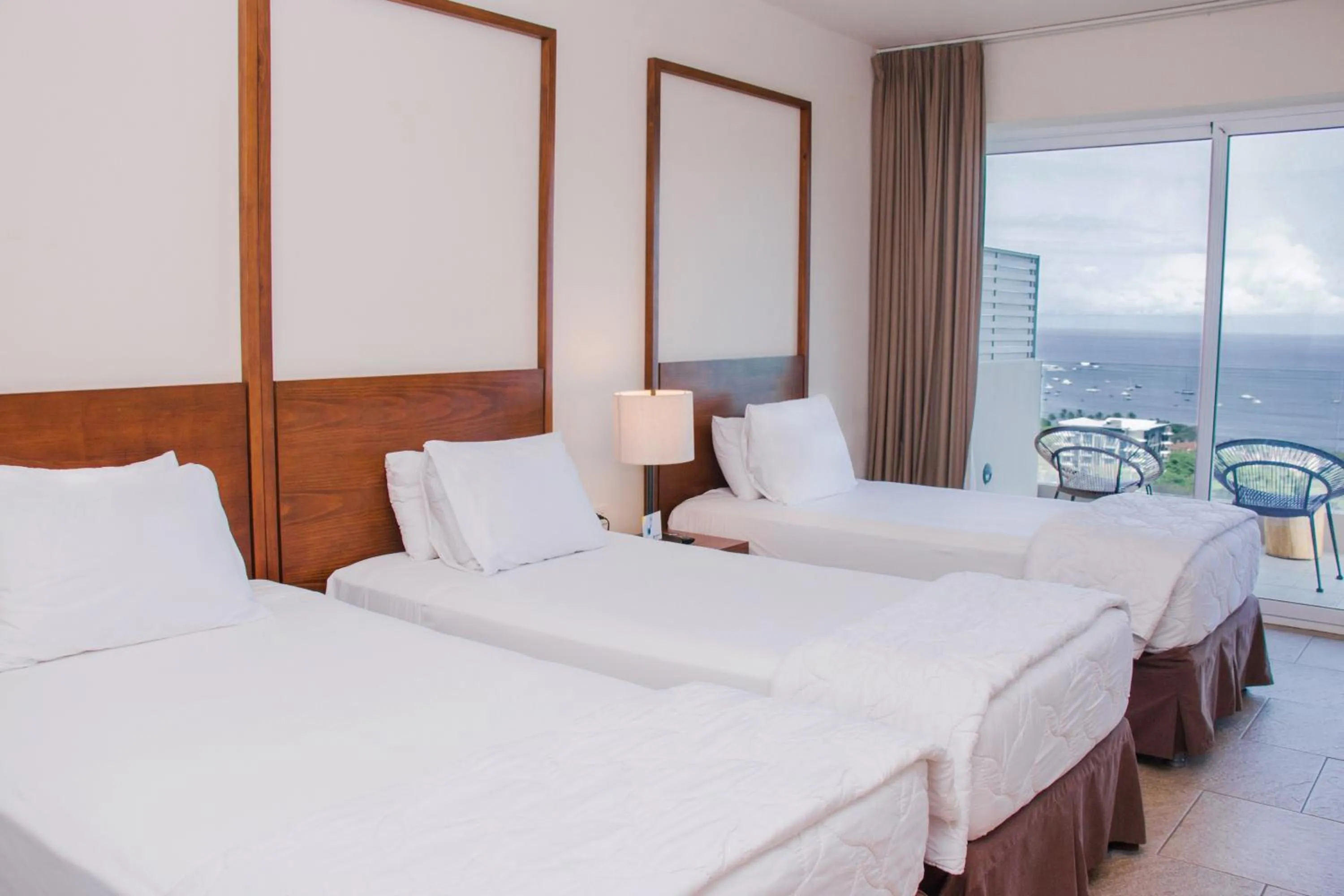 Bed in Wyndham Tamarindo