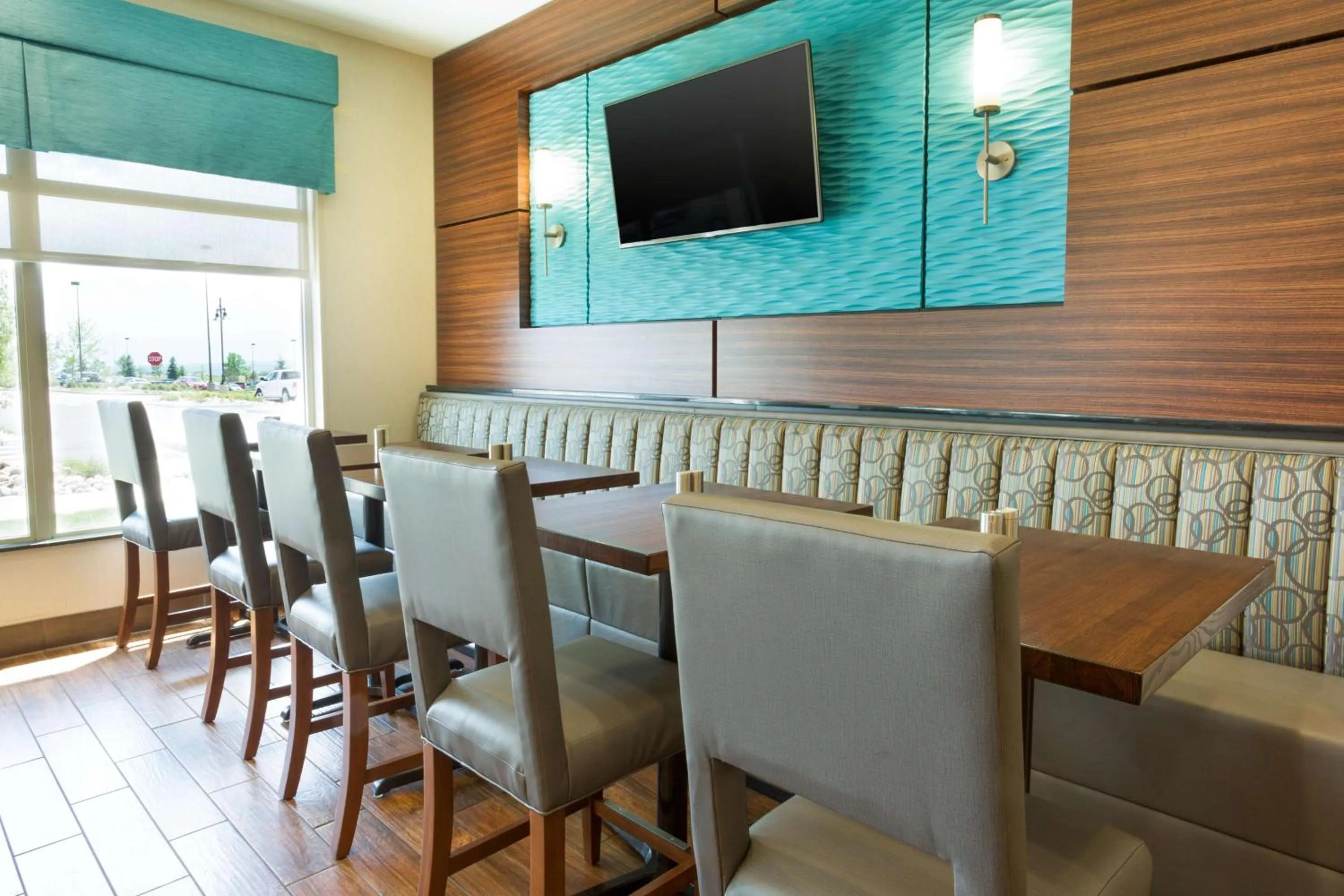 Restaurant/places to eat in Drury Inn & Suites Colorado Springs Near the Air Force Academy