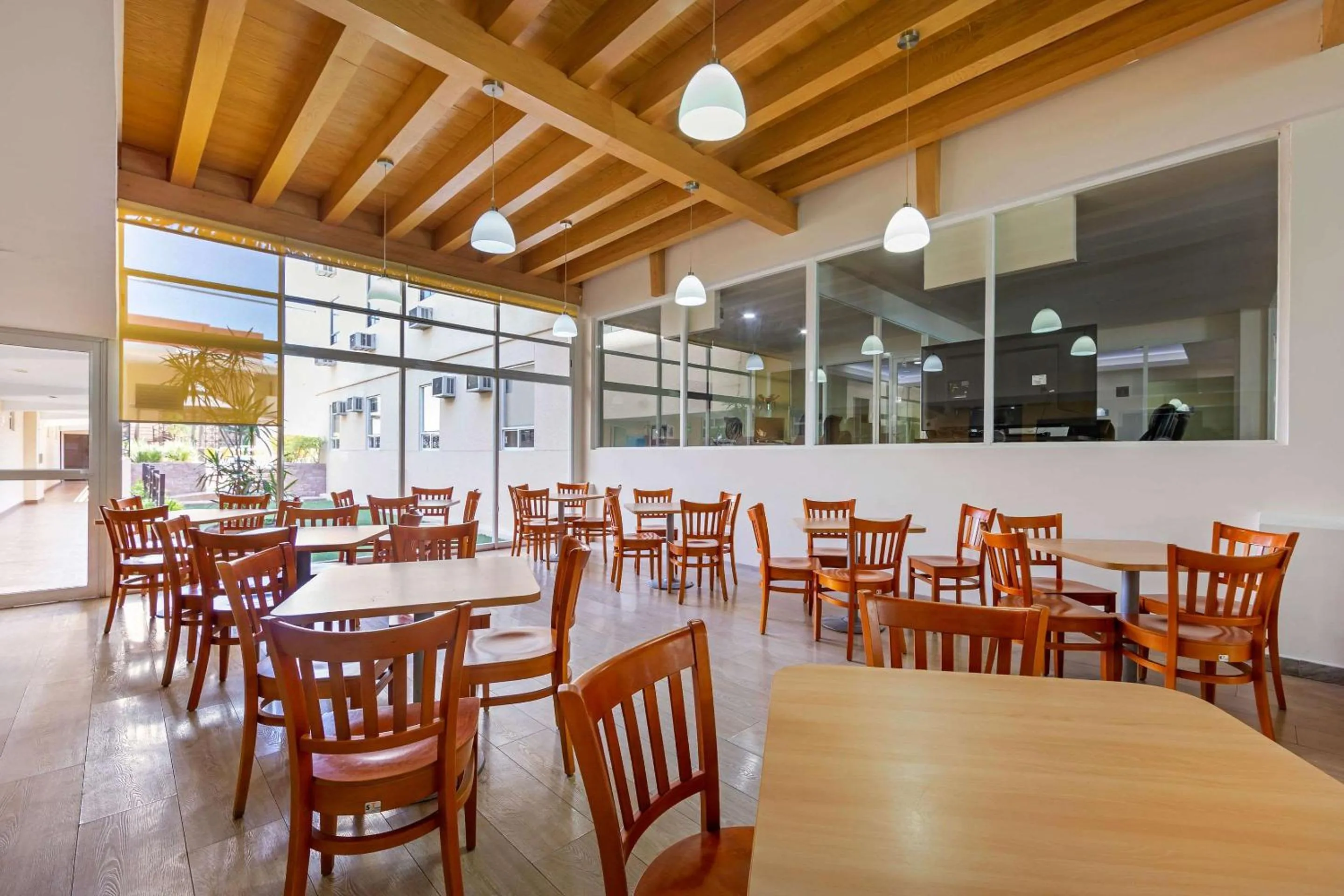 Restaurant/places to eat in Comfort Inn Querétaro