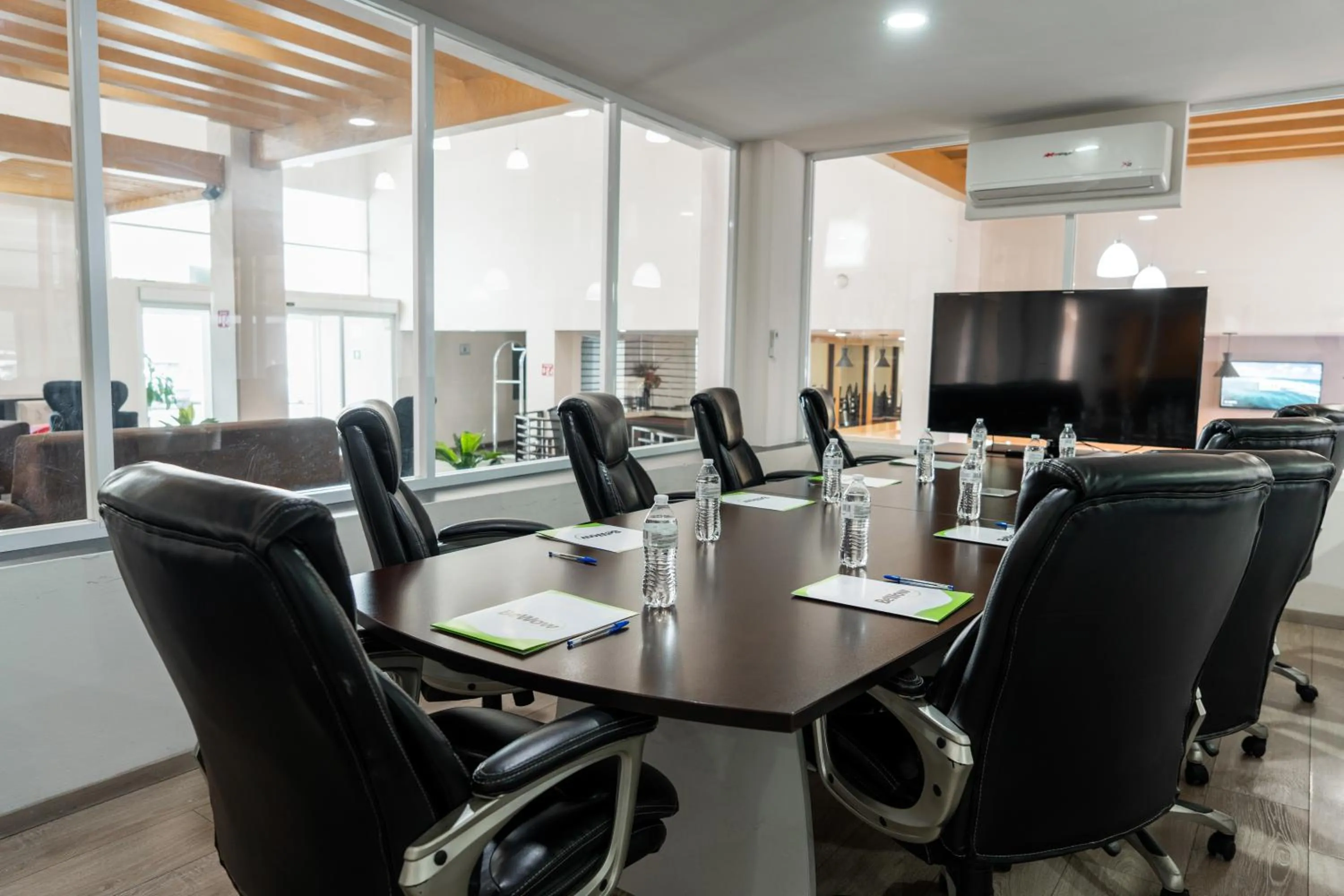 Meeting/conference room in BeWow Hotel Querétaro