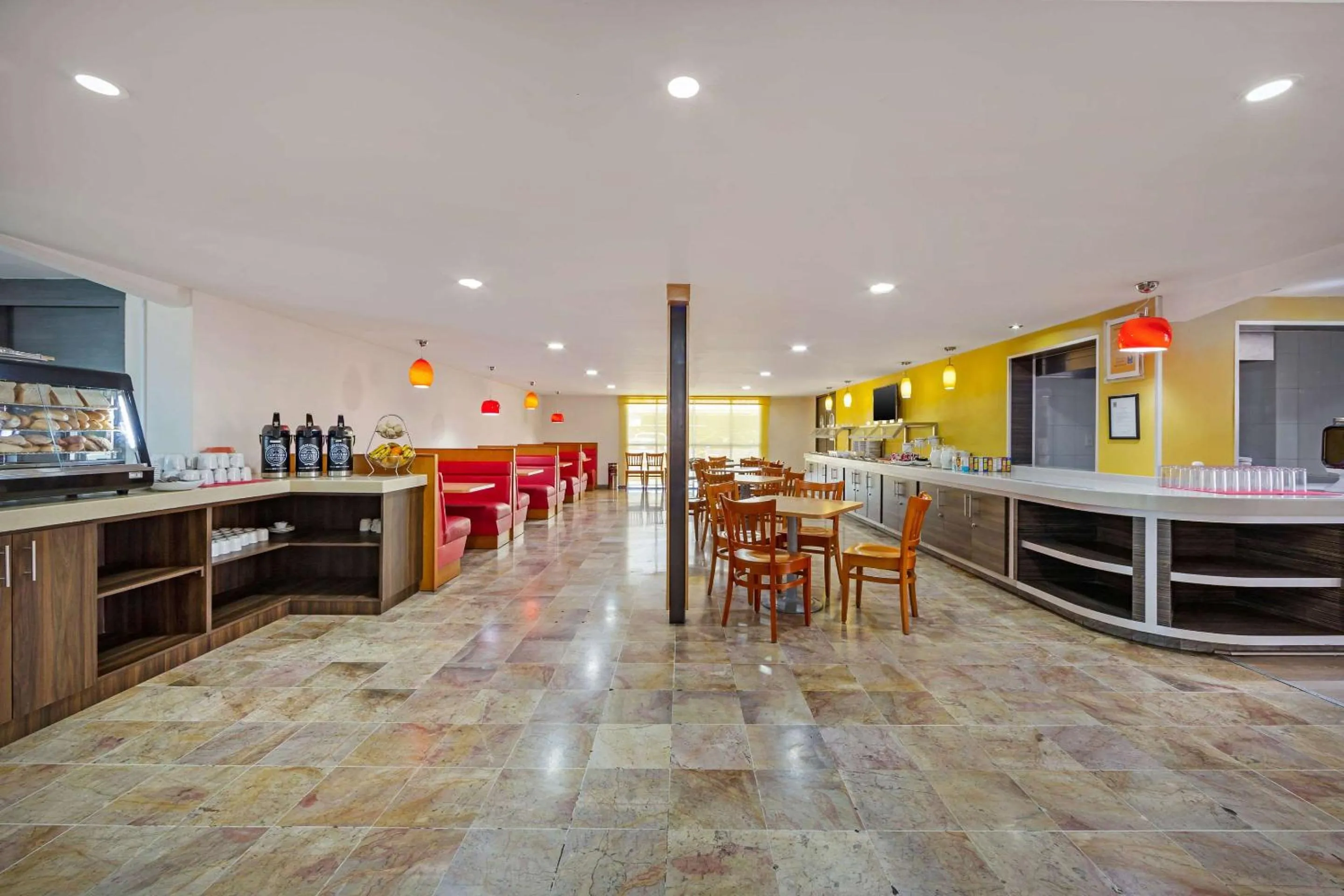 Restaurant/places to eat in Comfort Inn Querétaro