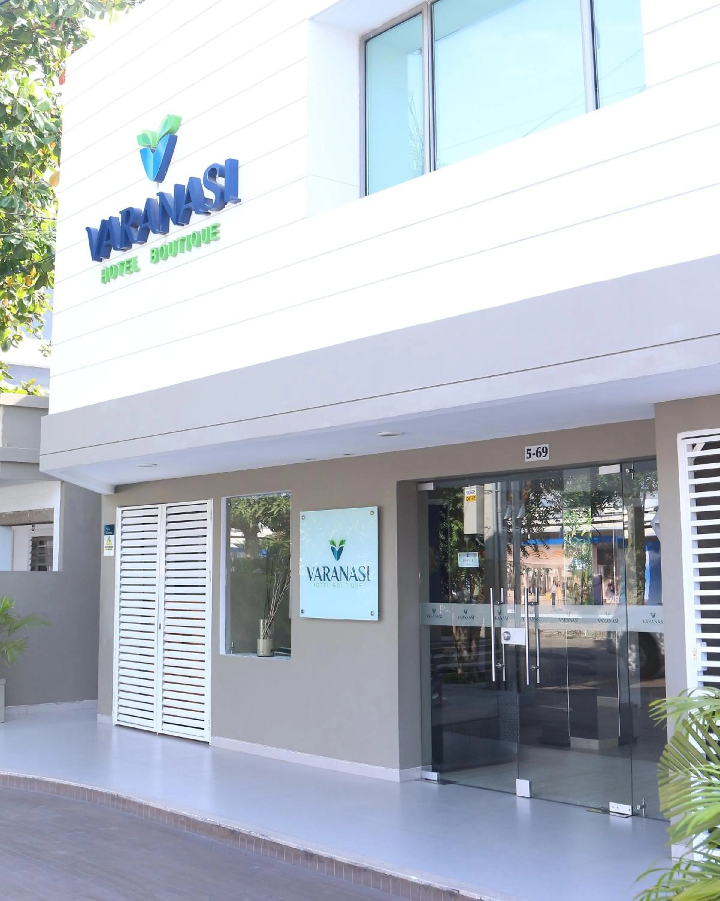 Facade/entrance in Varanasi Hotel Boutique Aeropuerto