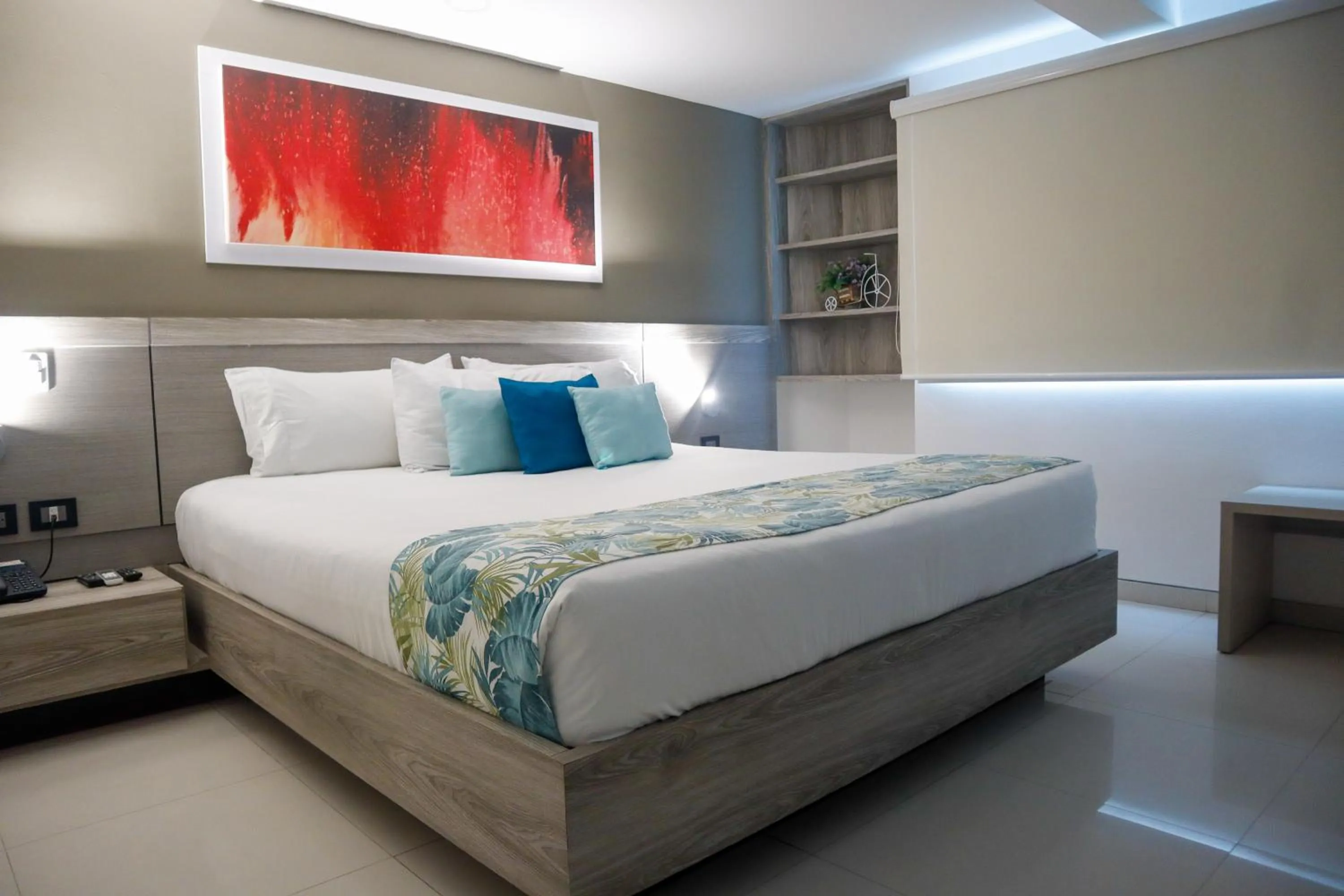 Photo of the whole room, Bed in Varanasi Hotel Boutique Aeropuerto