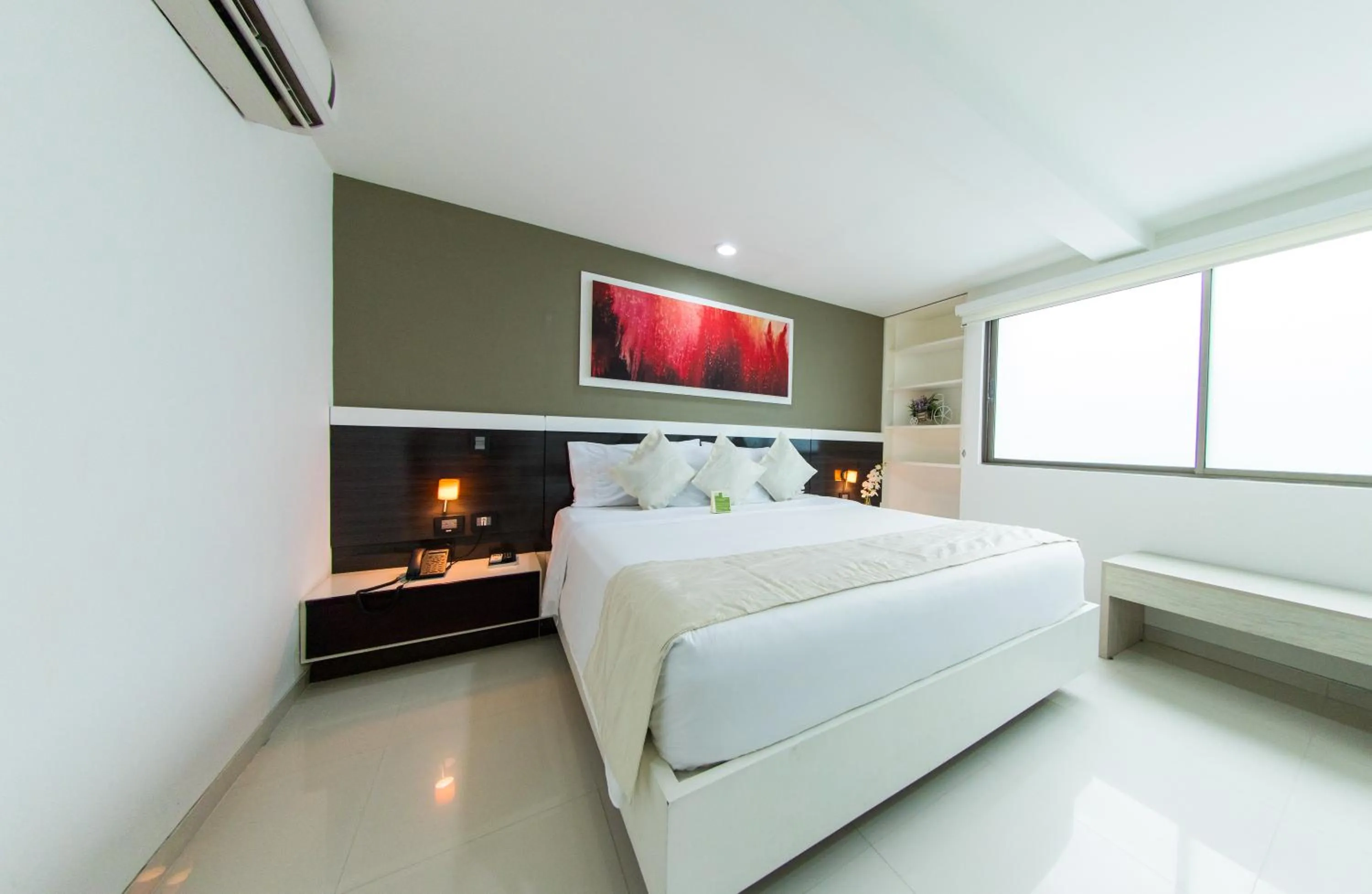 Photo of the whole room, Bed in Varanasi Hotel Boutique Aeropuerto