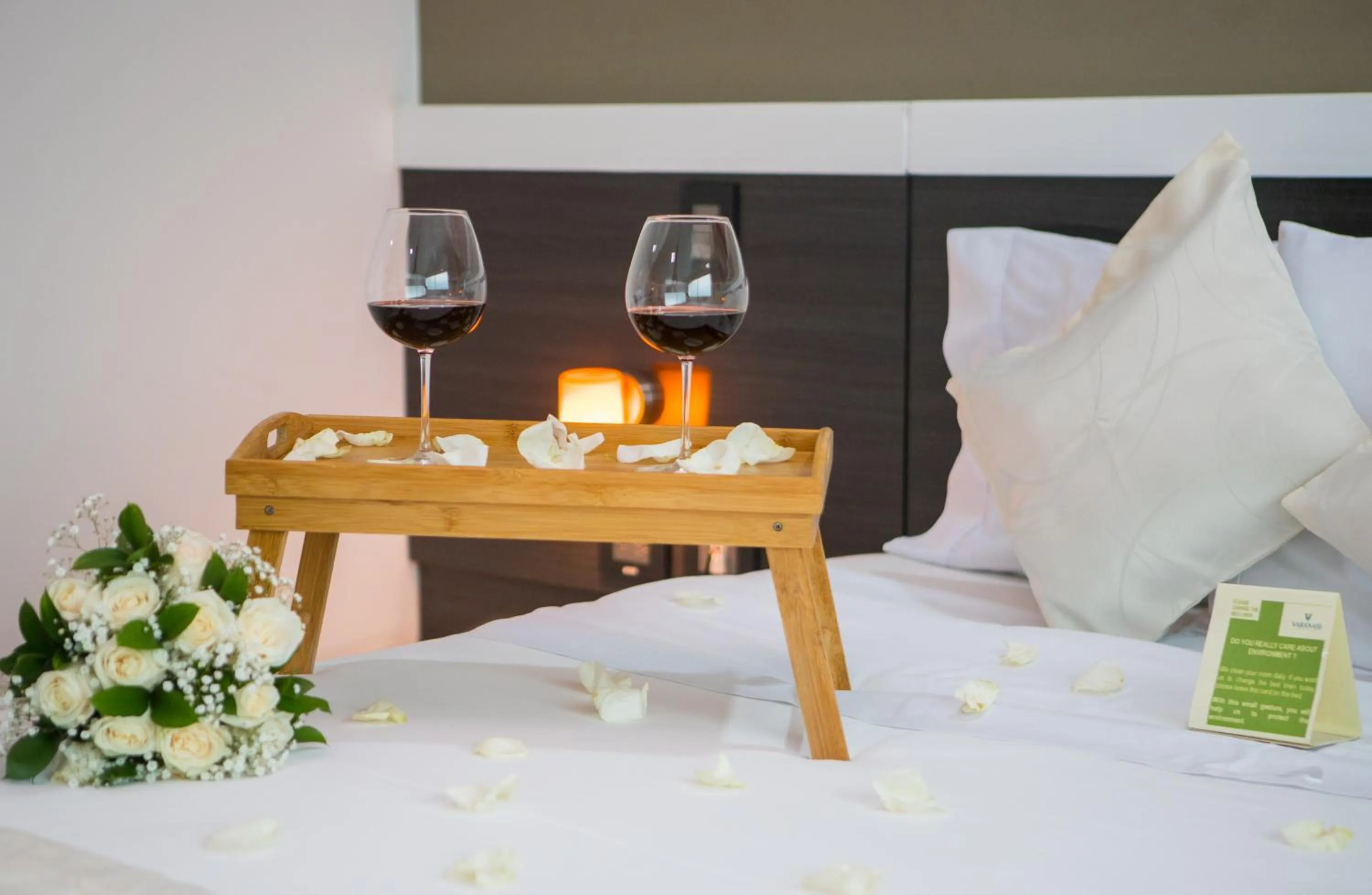 Bedroom, Bed in Varanasi Hotel Boutique Aeropuerto