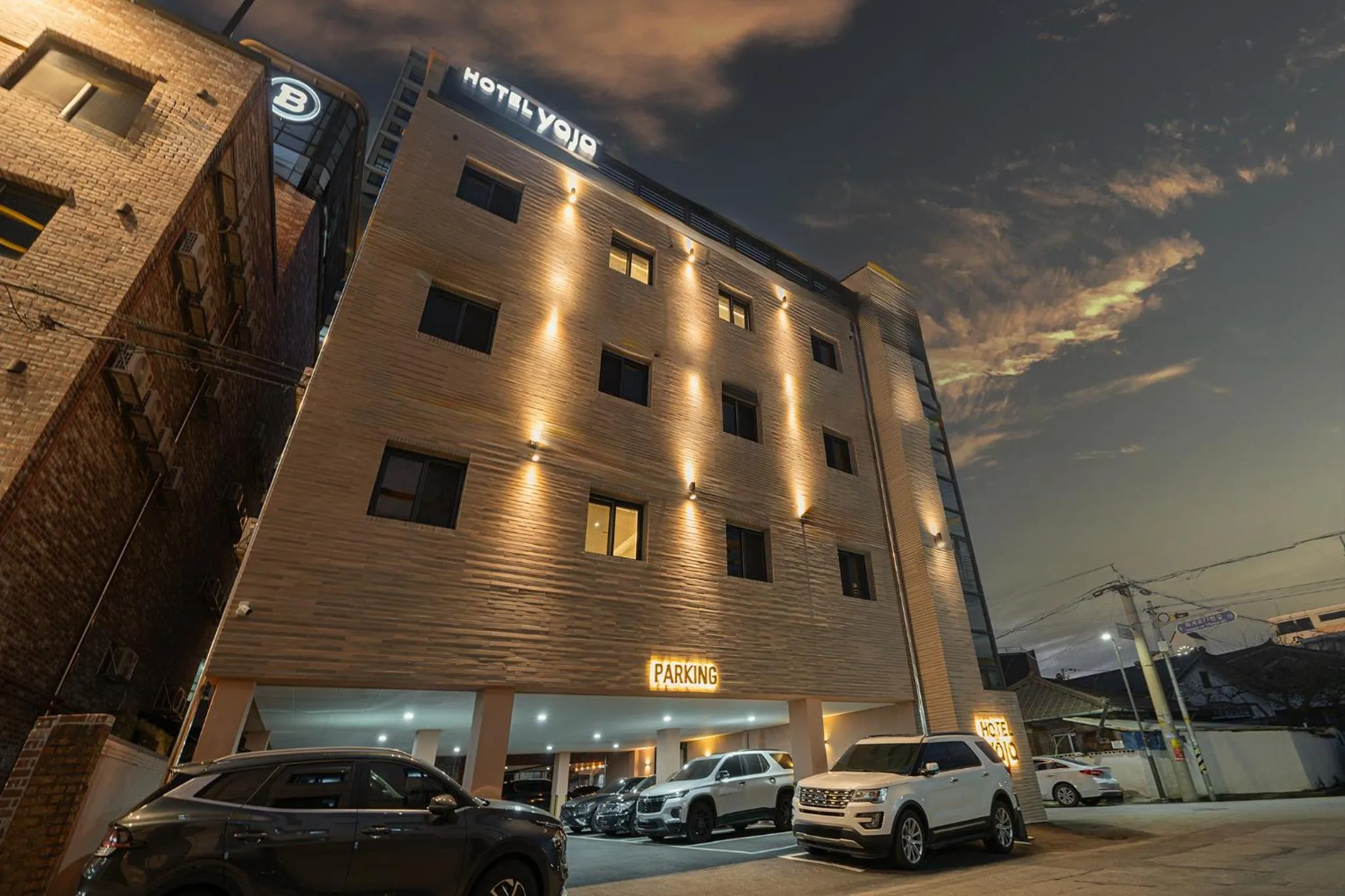 Parking in Hotel YAJA Namchuncheon