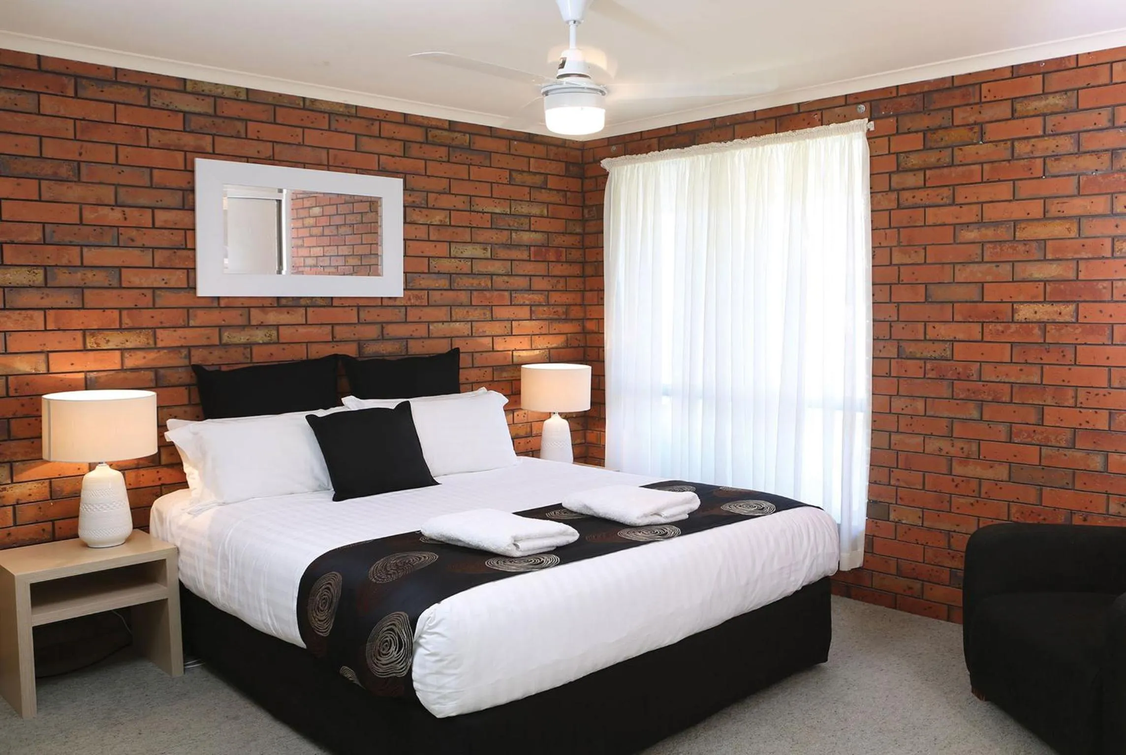 One-Bedroom Apartment in Jacaranda Holiday Units