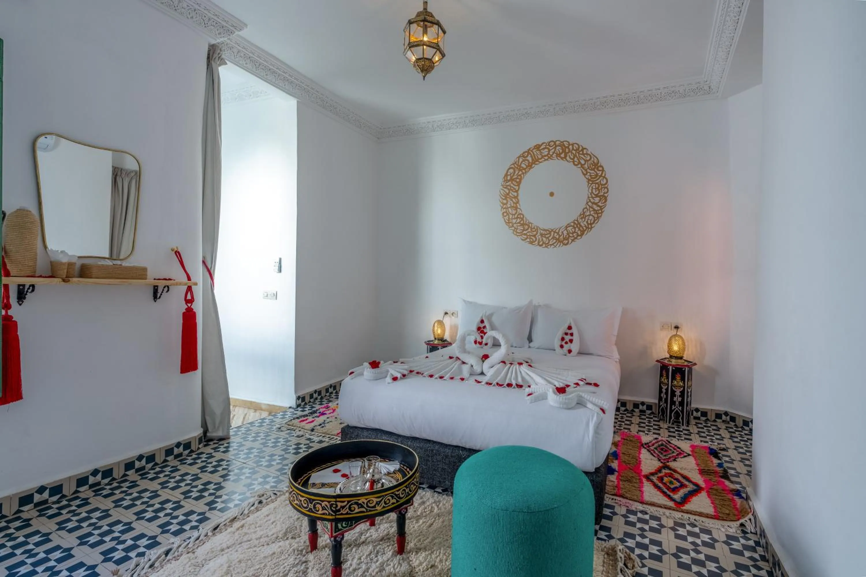 Photo of the whole room, Bed in Riad Les Etoiles Berberes & SPA