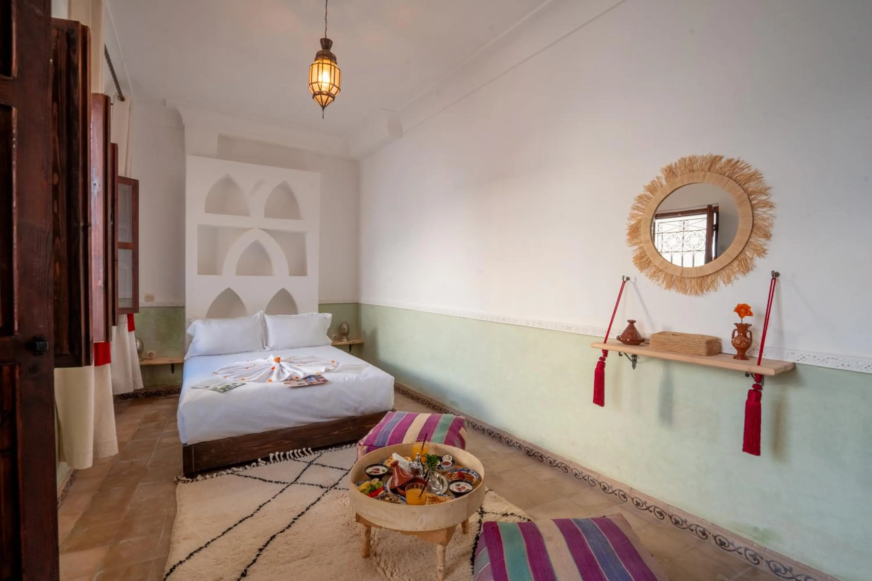 Photo of the whole room, Bed in Riad Les Etoiles Berberes & SPA