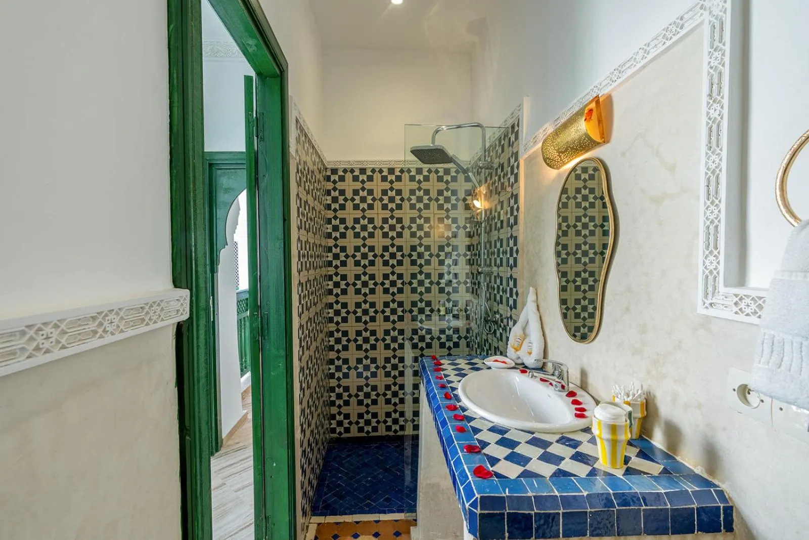 Bathroom in Riad Les Etoiles Berberes & SPA