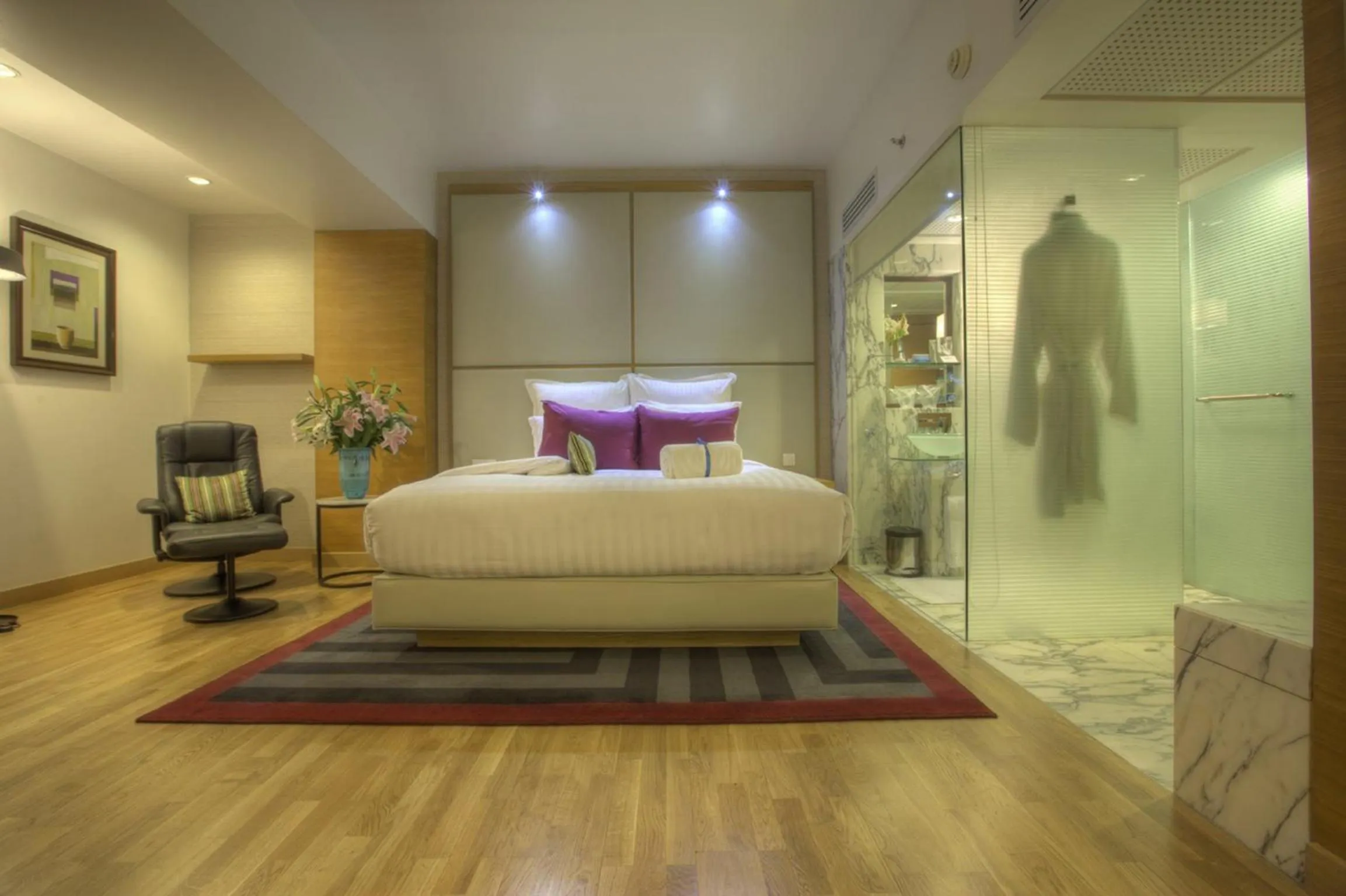 Bedroom, Bed in Avari Towers Karachi