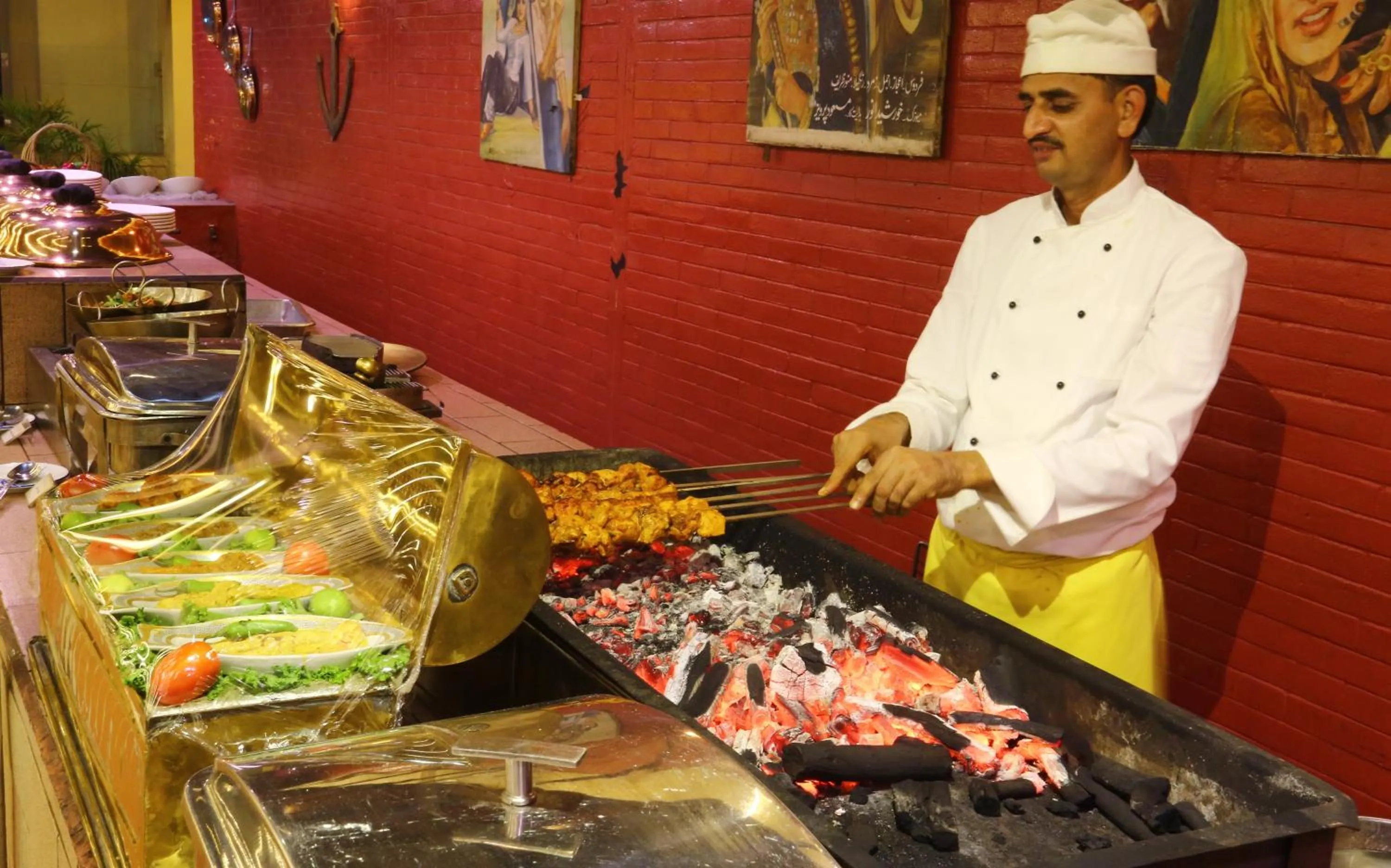 Restaurant/places to eat in Avari Towers Karachi