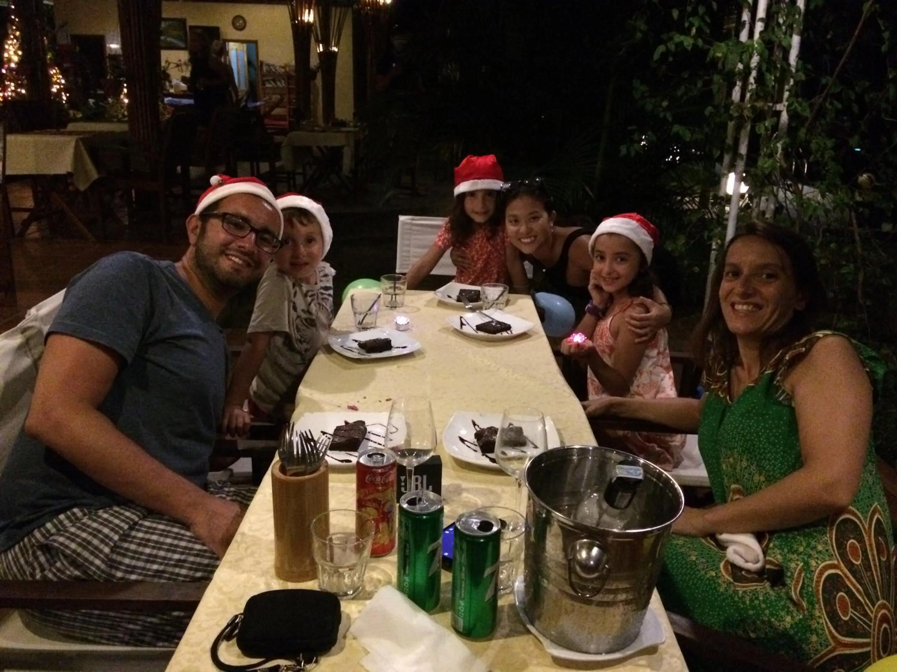 Restaurant/places to eat in Ninila Fruit Farm Bungalow