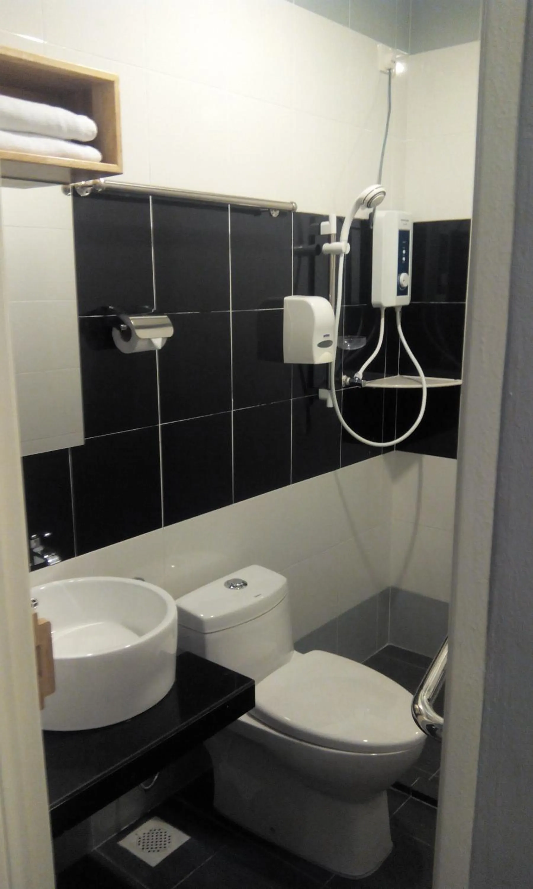 Bathroom in JQ Suria 18 Hotel