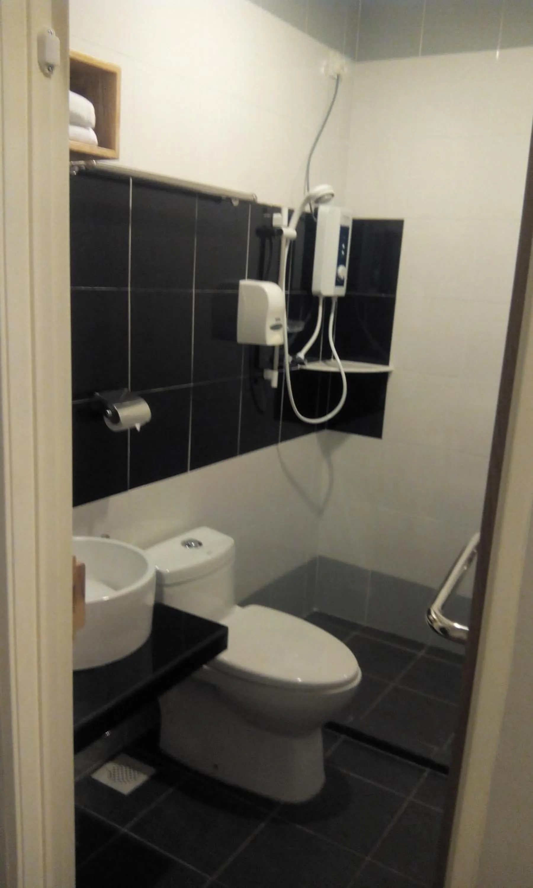 Bathroom in JQ Suria 18 Hotel