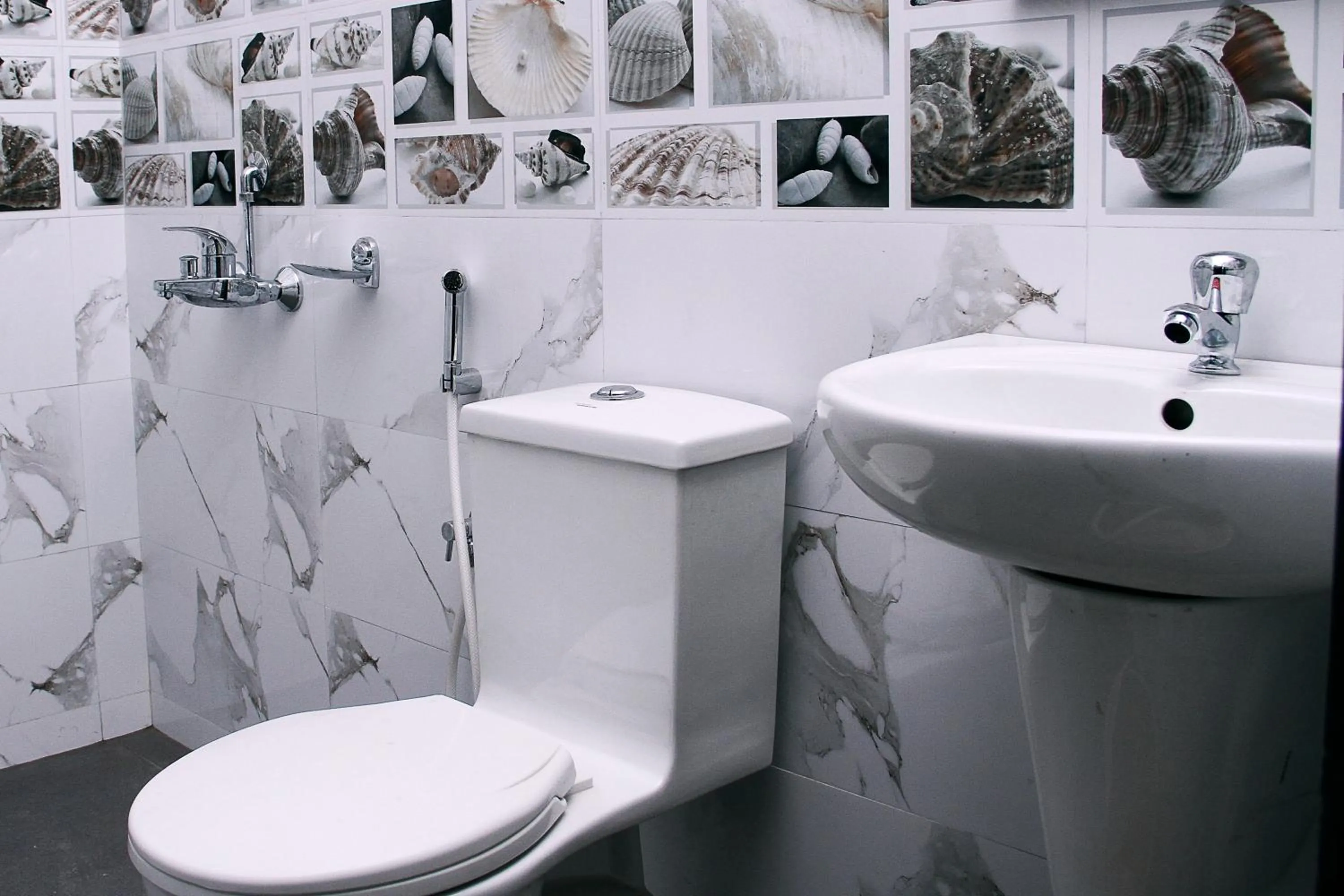 Toilet in Hotel Skyark