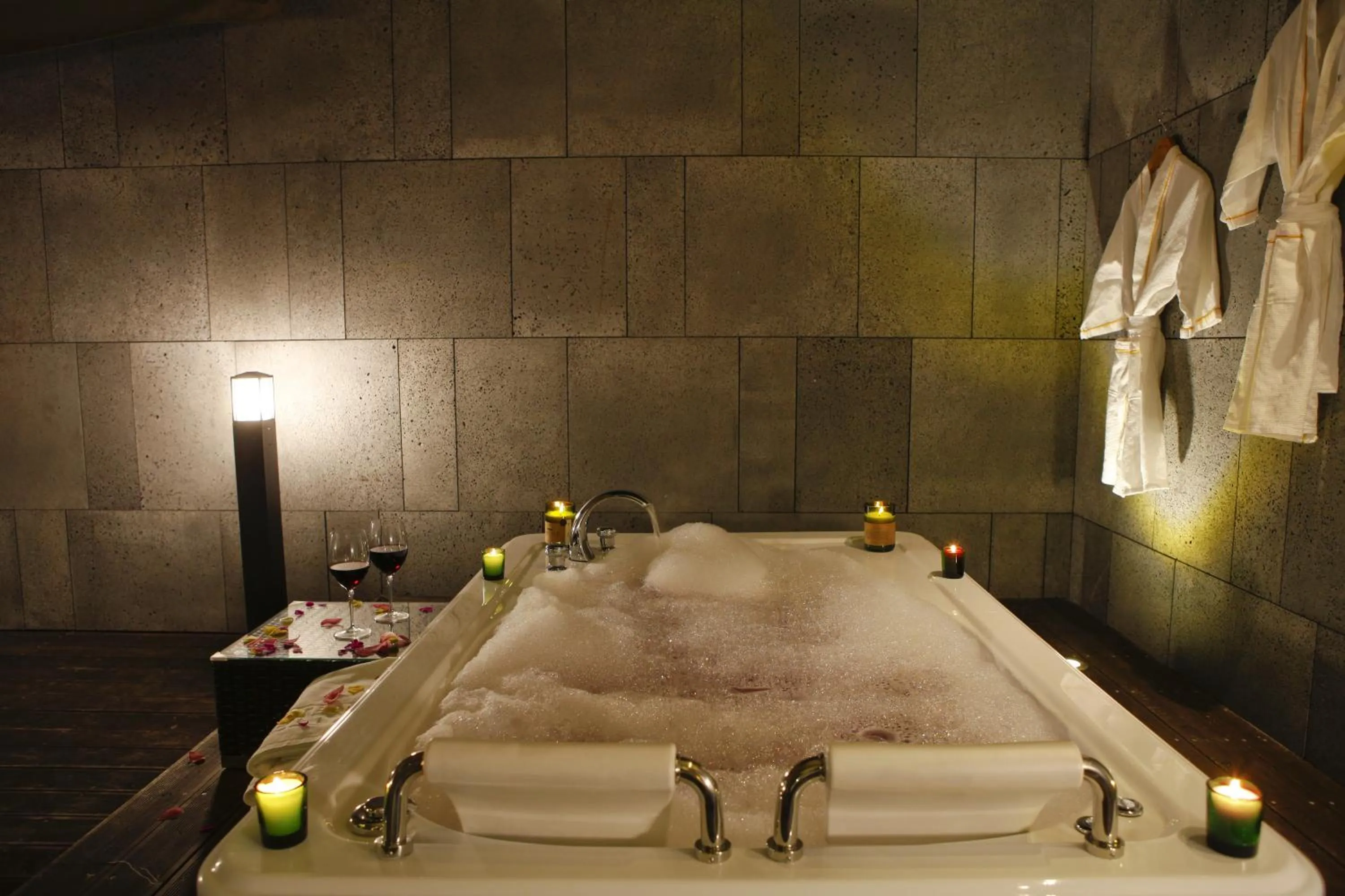 Hot Tub in Hotel Doma Myeongdong