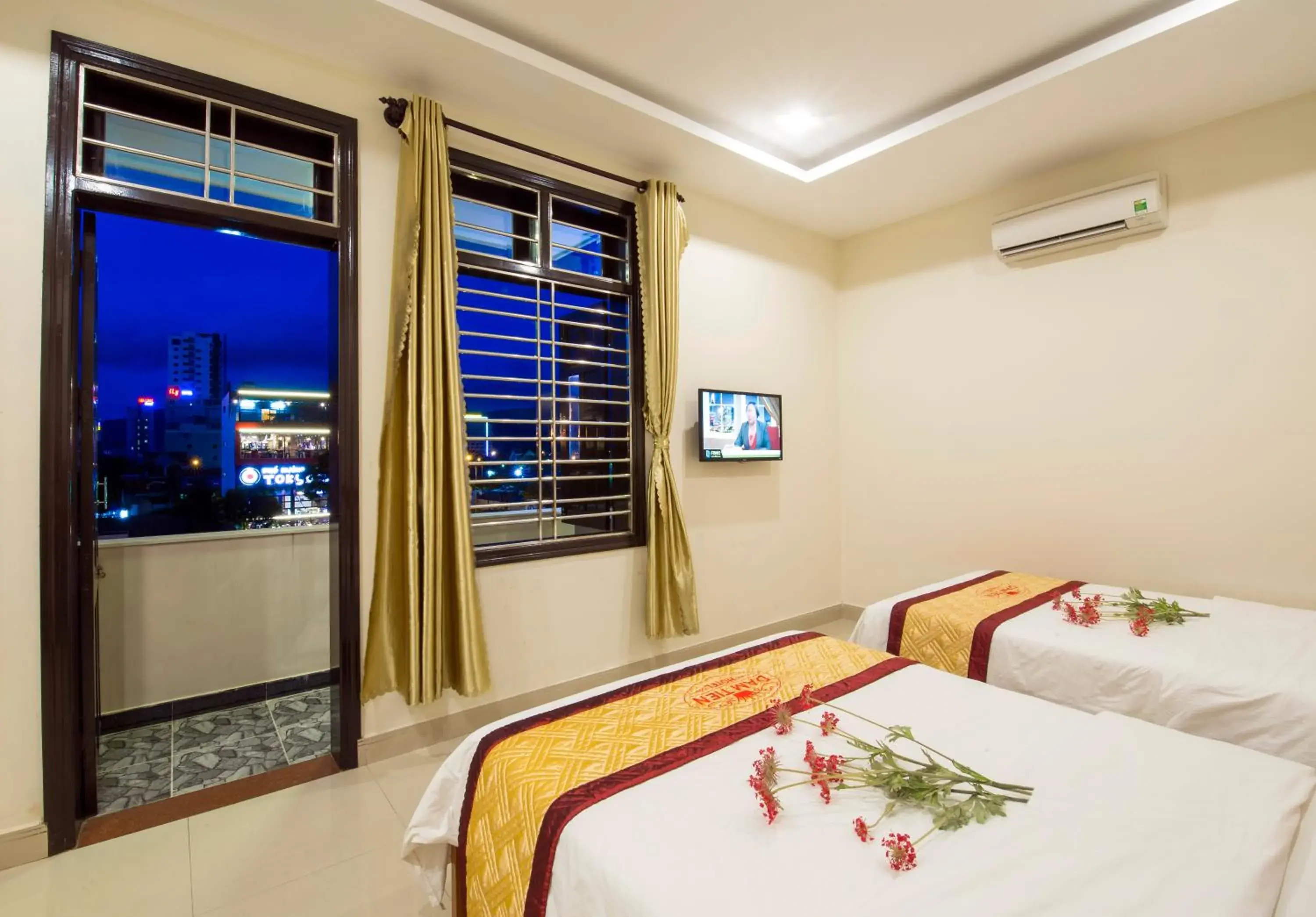 Family Suite with Balcony in Dam Tien Hotel Family Suite with Balcony in Dam Tien Hotel