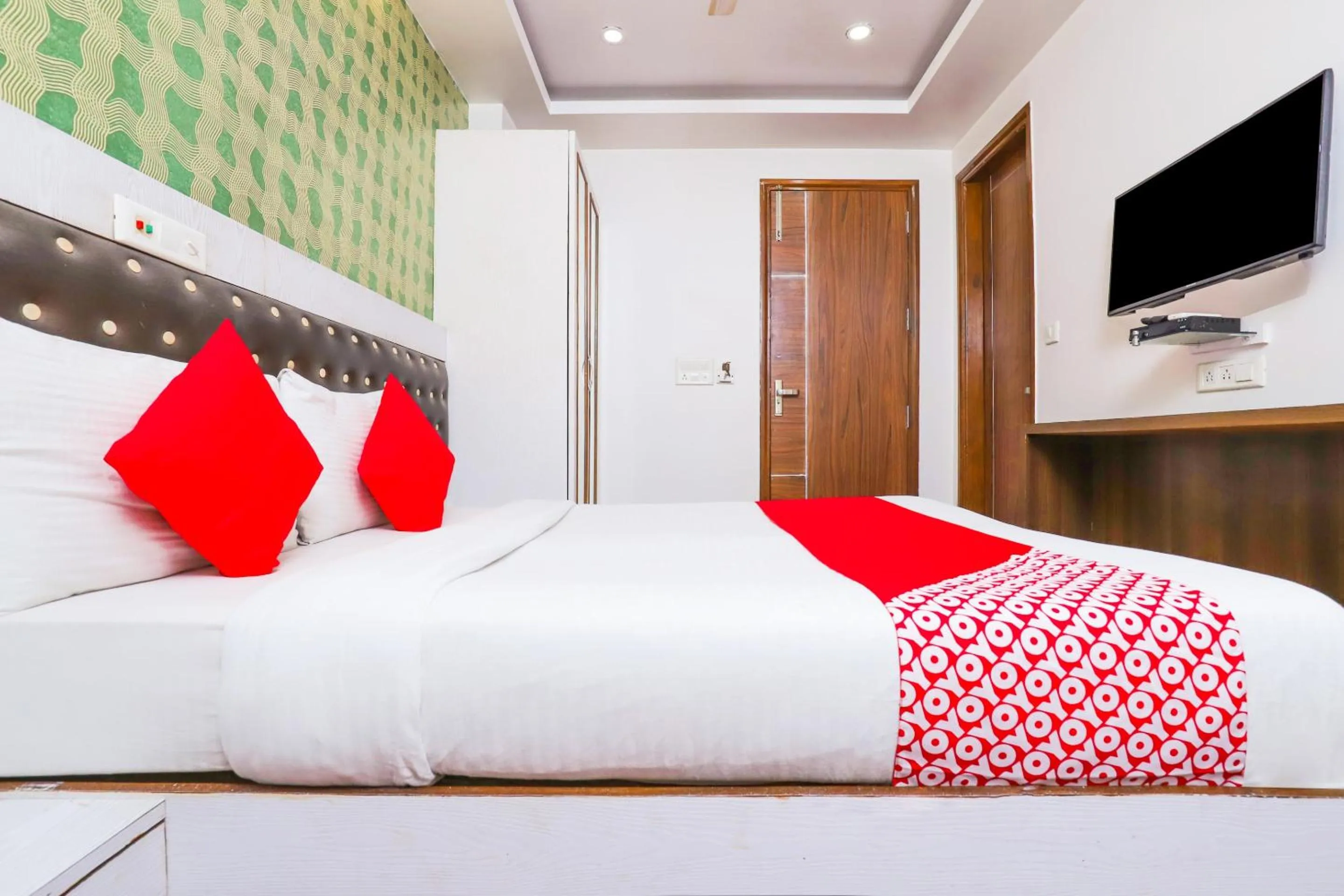 Lobby or reception, Bed in Hotel O Sehej Continental