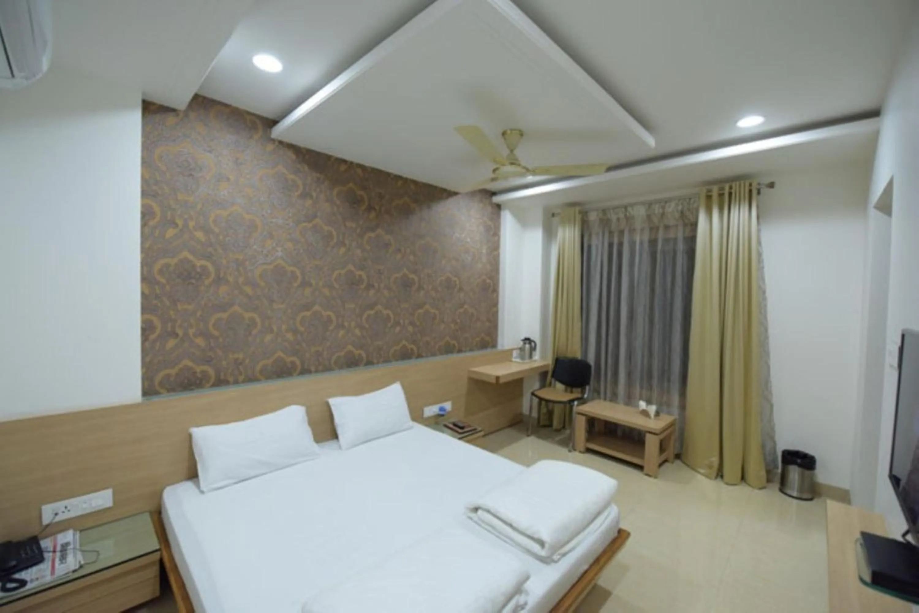 Bedroom, Bed in Hotel Alankar Palace