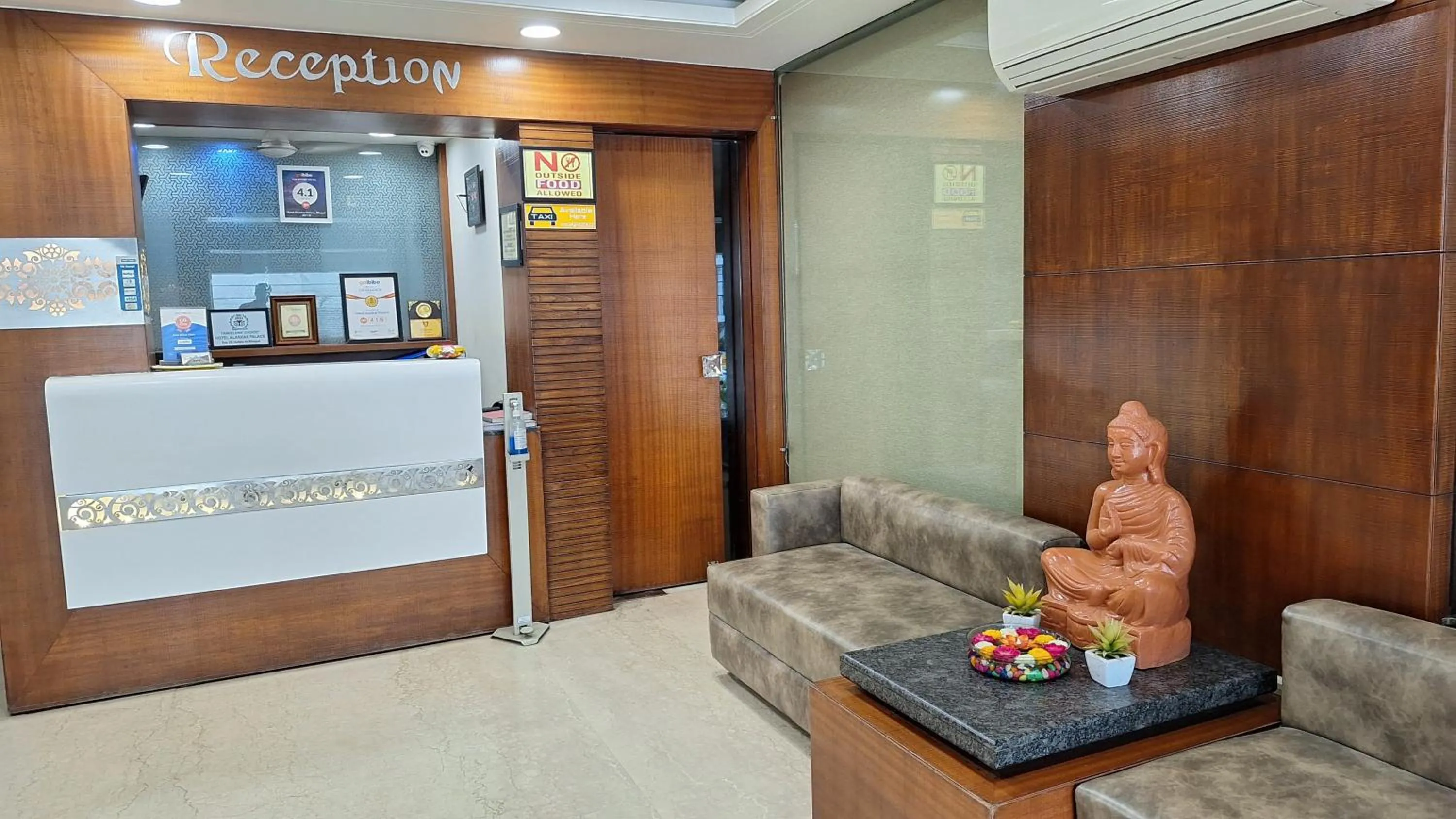 Seating area in Hotel Alankar Palace