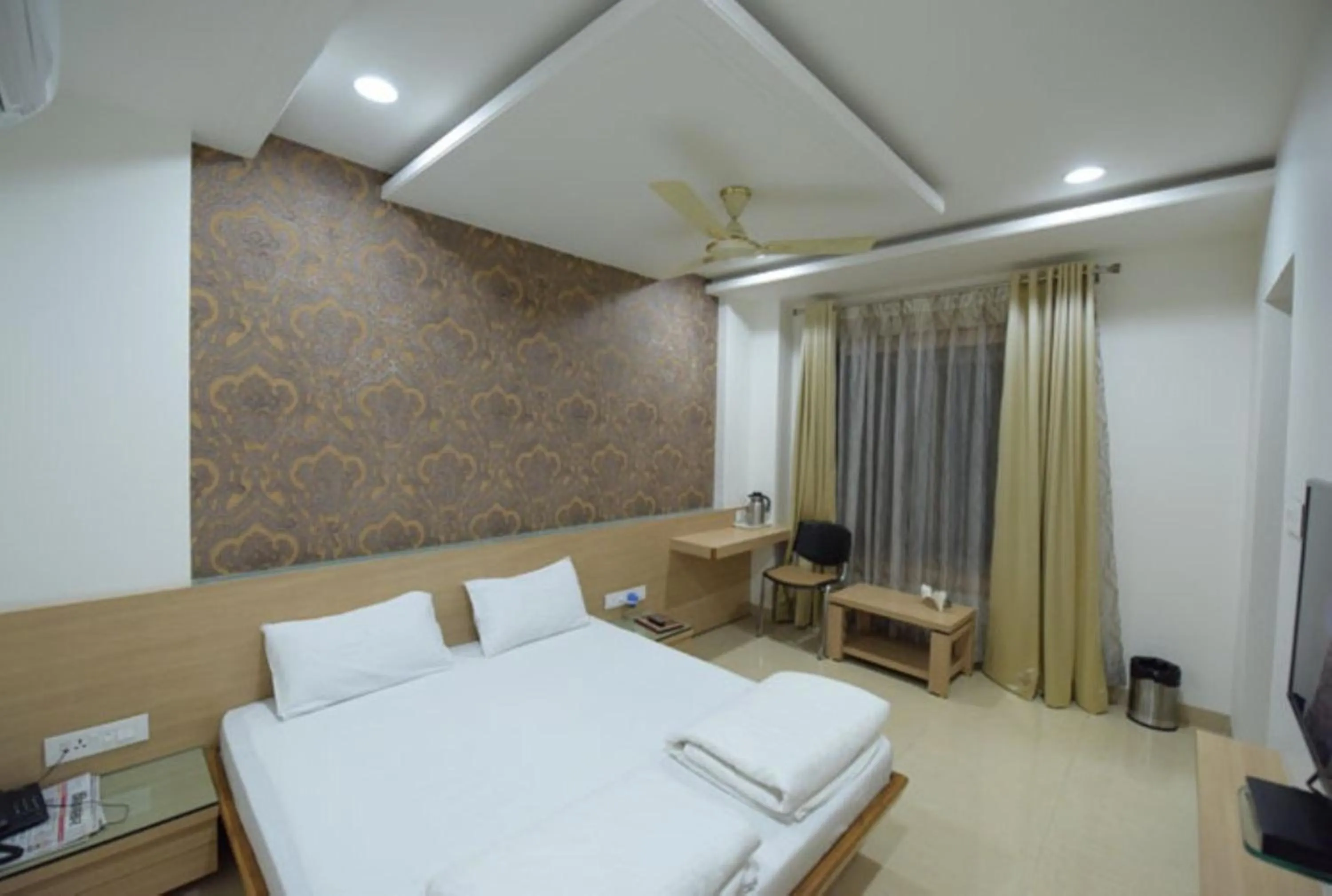 Bedroom, Bed in Hotel Alankar Palace