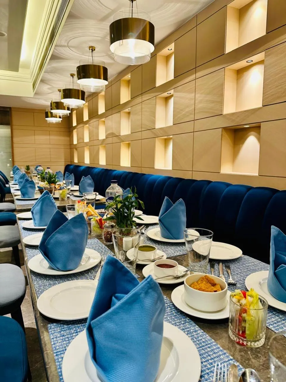 Restaurant/places to eat in Best Western Swaran Amritsar