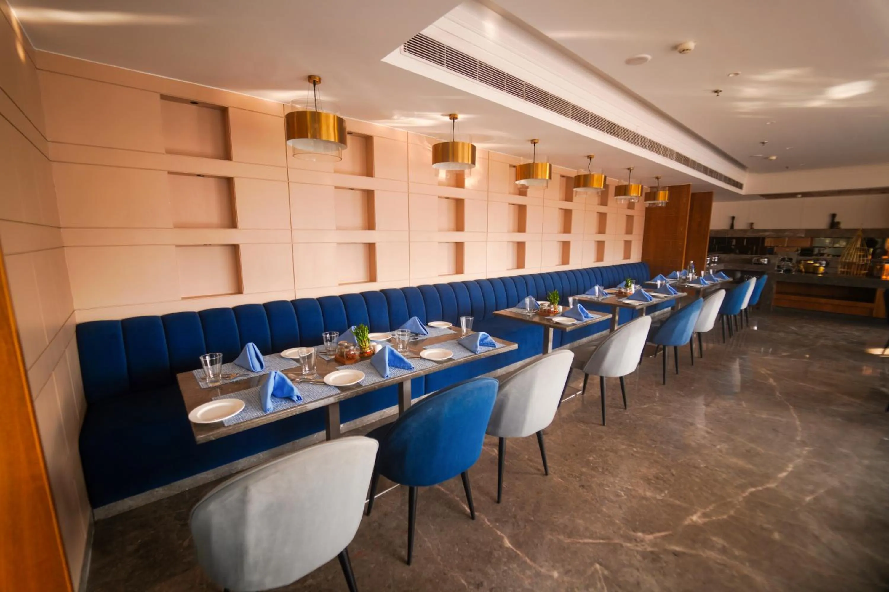 Restaurant/places to eat in Best Western Swaran Amritsar