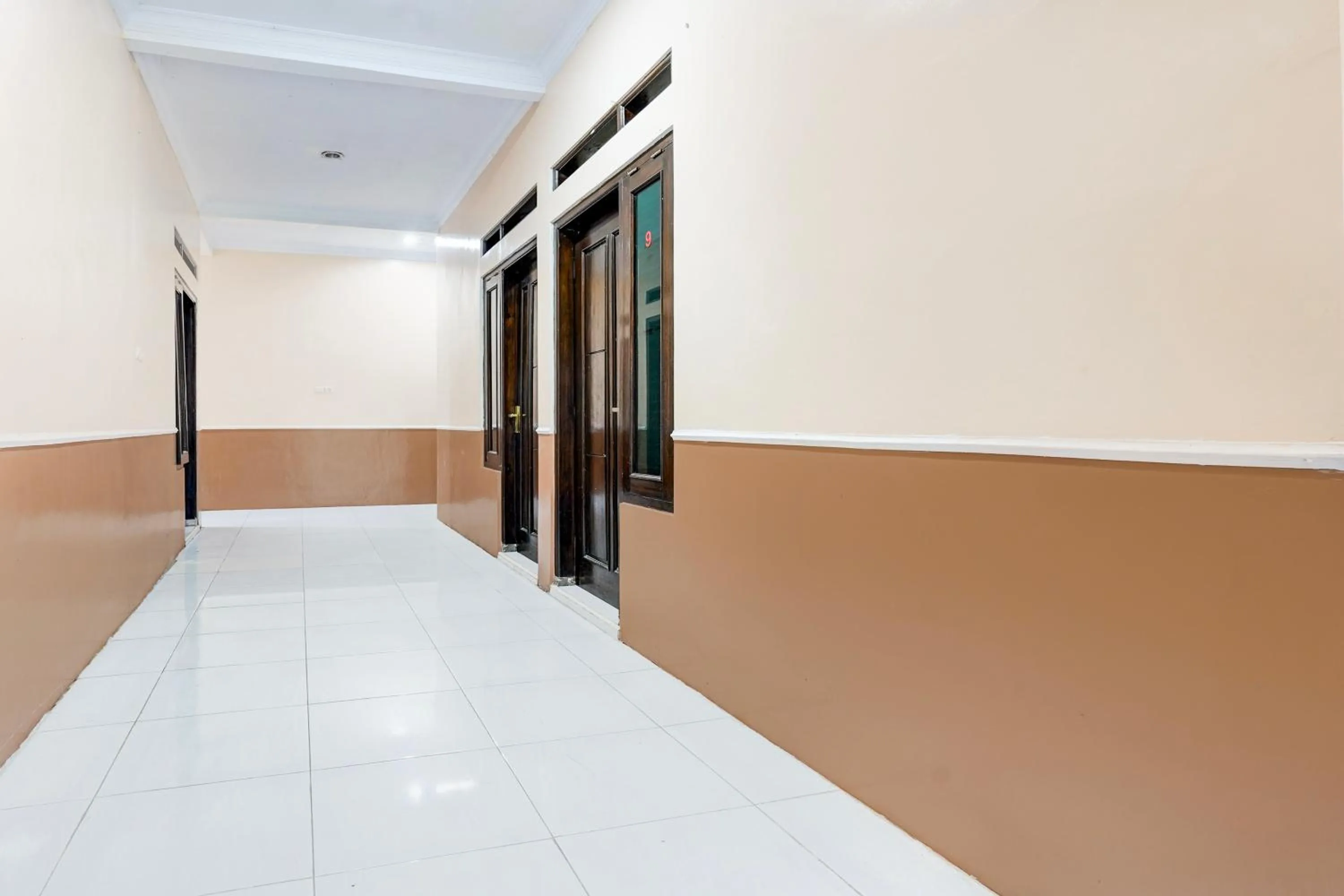 Lobby or reception in Hotel O Slawi Near Alun- Alu Slawi Formerly Boarding Inn